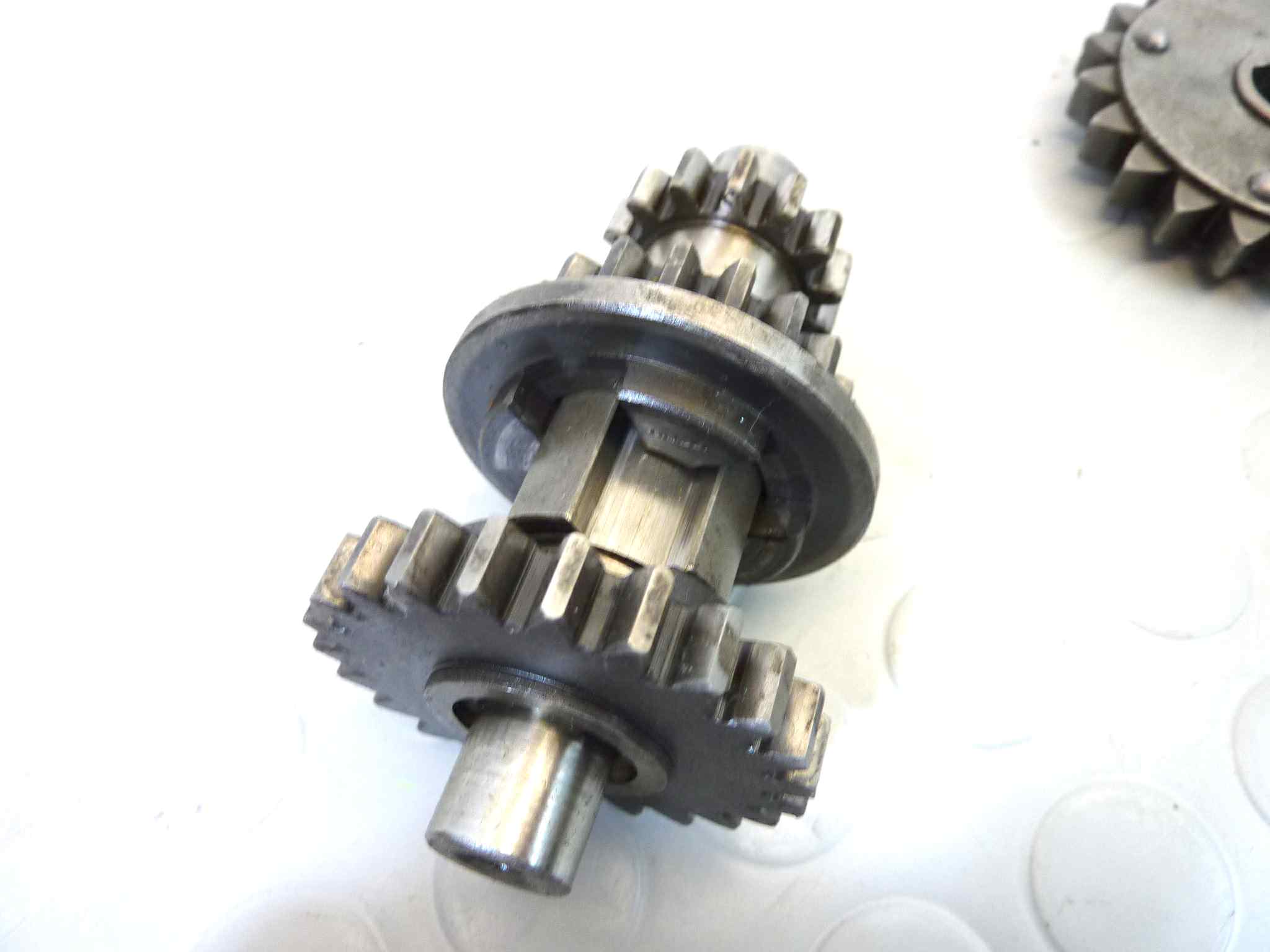 Ingranaggio albero secondario e ing libero avviamento Guzzi Zigolo 98 II serie dal 1958 - immagine 6