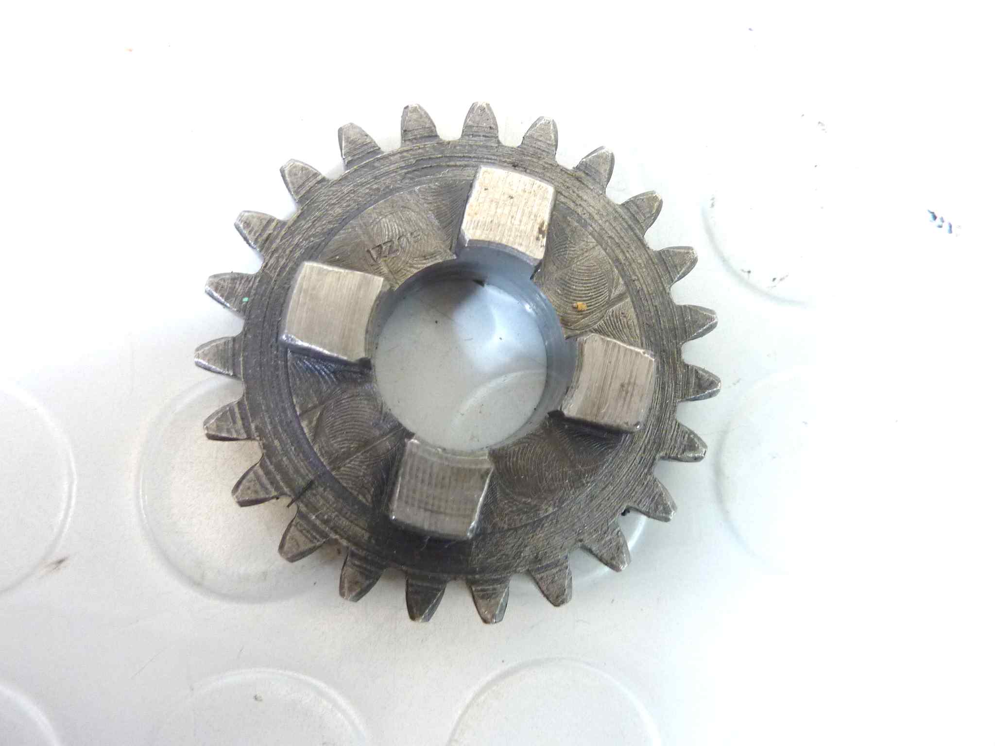 Ingranaggio libero albero secondario guzzi Zigolo 13 denti NUOVO fondo di magazzino, LEGGI DESCRIZIONE - immagine 3