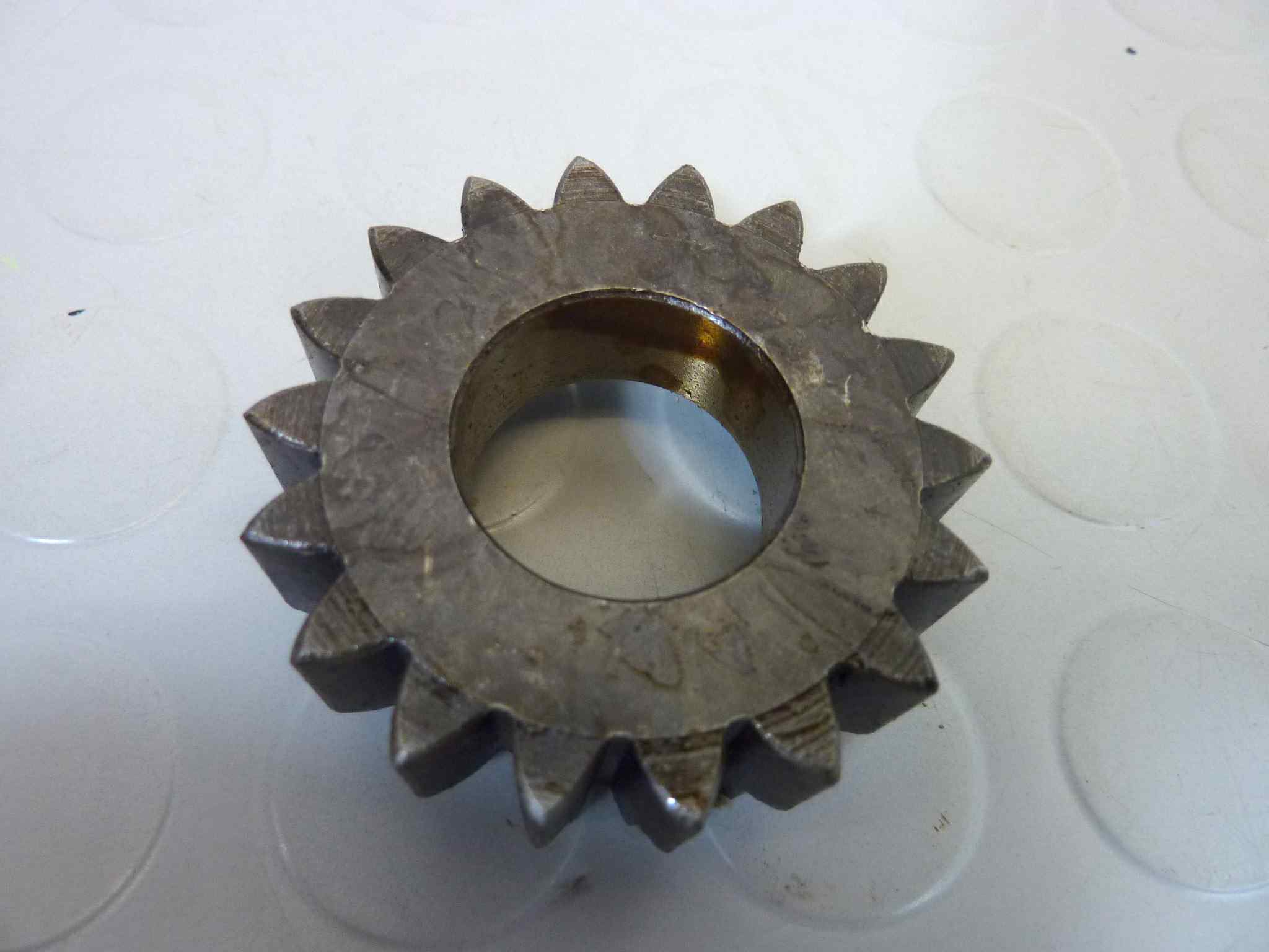 Ingranaggio terza marcia Guzzi V35 V50 18 denti cod 19211400 cambio NUOVO fondo di magazzino, LEGGI DESCRIZIONE - immagine 5
