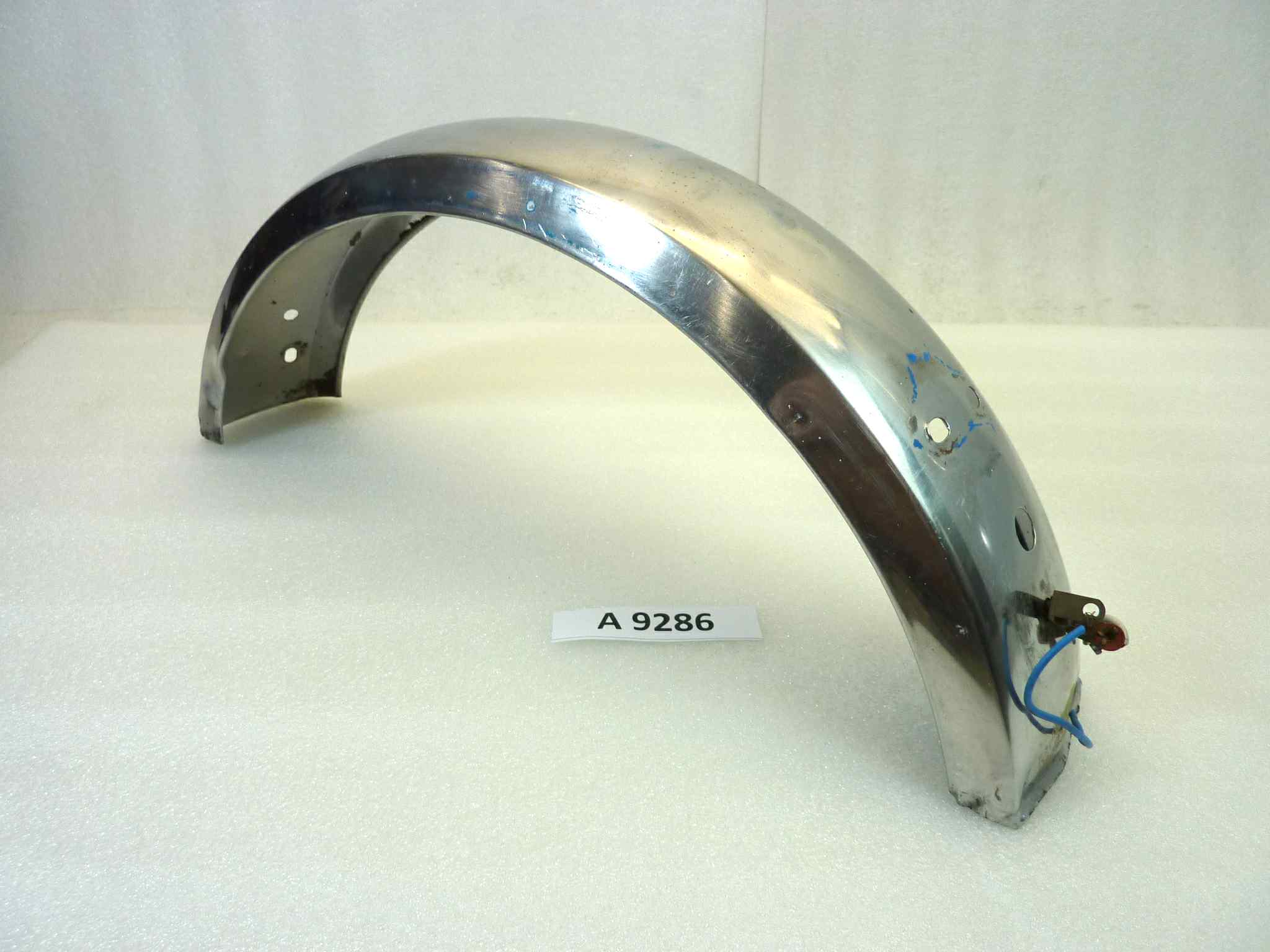 Parafango posteriore ciclomotore mini bike Benelli Cimatti Guzzi vari modelli epoca lungh al piano cm 47 - altezza al piano cm 19 - largh max 8,5 cm - immagine 9