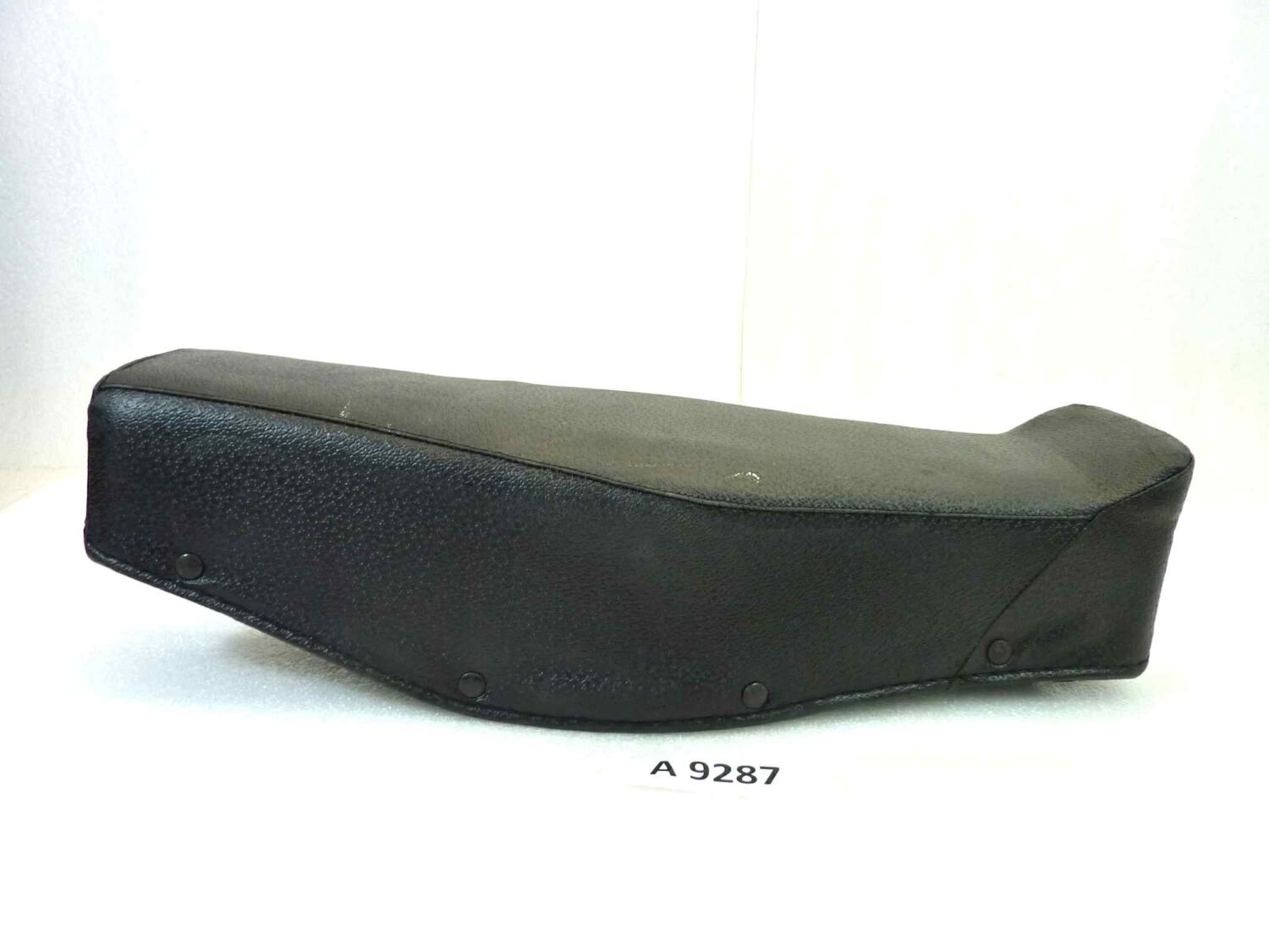 Sella Aquila ciclomotore moto epoca con attacco a perno lungh tot 47 cm - largh max centrale 16,5 cm - altezza max 12 cm mini bike ecc - immagine 2