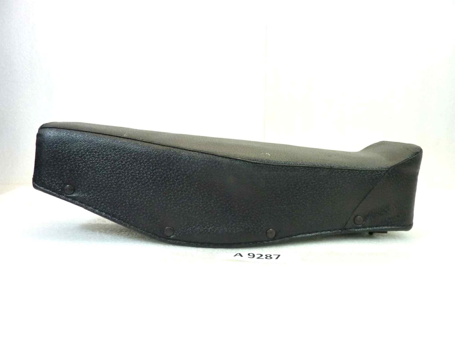 Sella Aquila ciclomotore moto epoca con attacco a perno lungh tot 47 cm - largh max centrale 16,5 cm - altezza max 12 cm mini bike ecc - immagine 3