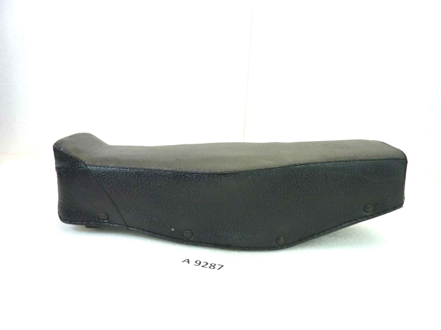 Sella Aquila ciclomotore moto epoca con attacco a perno lungh tot 47 cm - largh max centrale 16,5 cm - altezza max 12 cm mini bike ecc - immagine 6