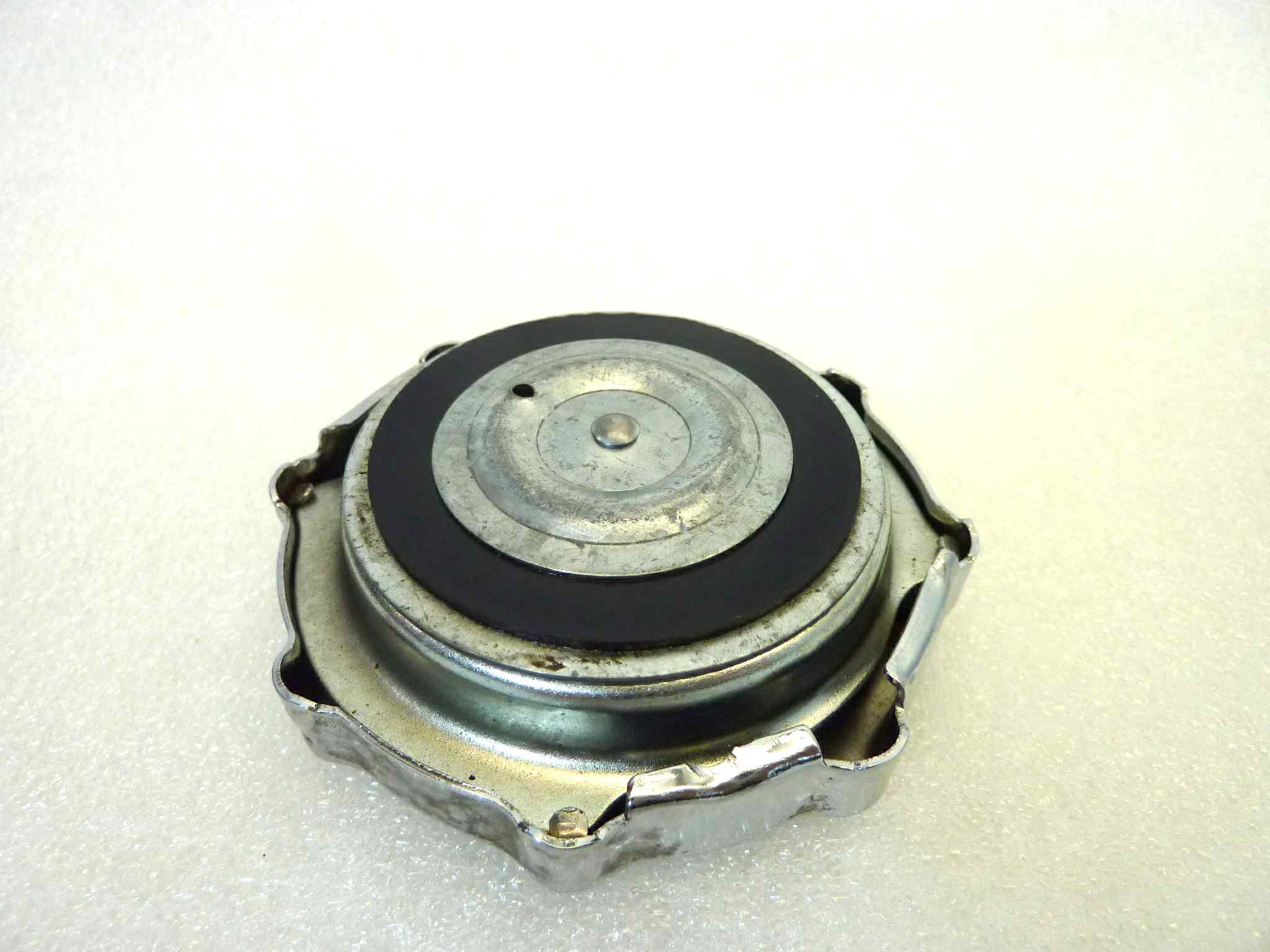 Tappo benzina serbatoio Guzzi V35 V50 V65 850 1000 - immagine 4