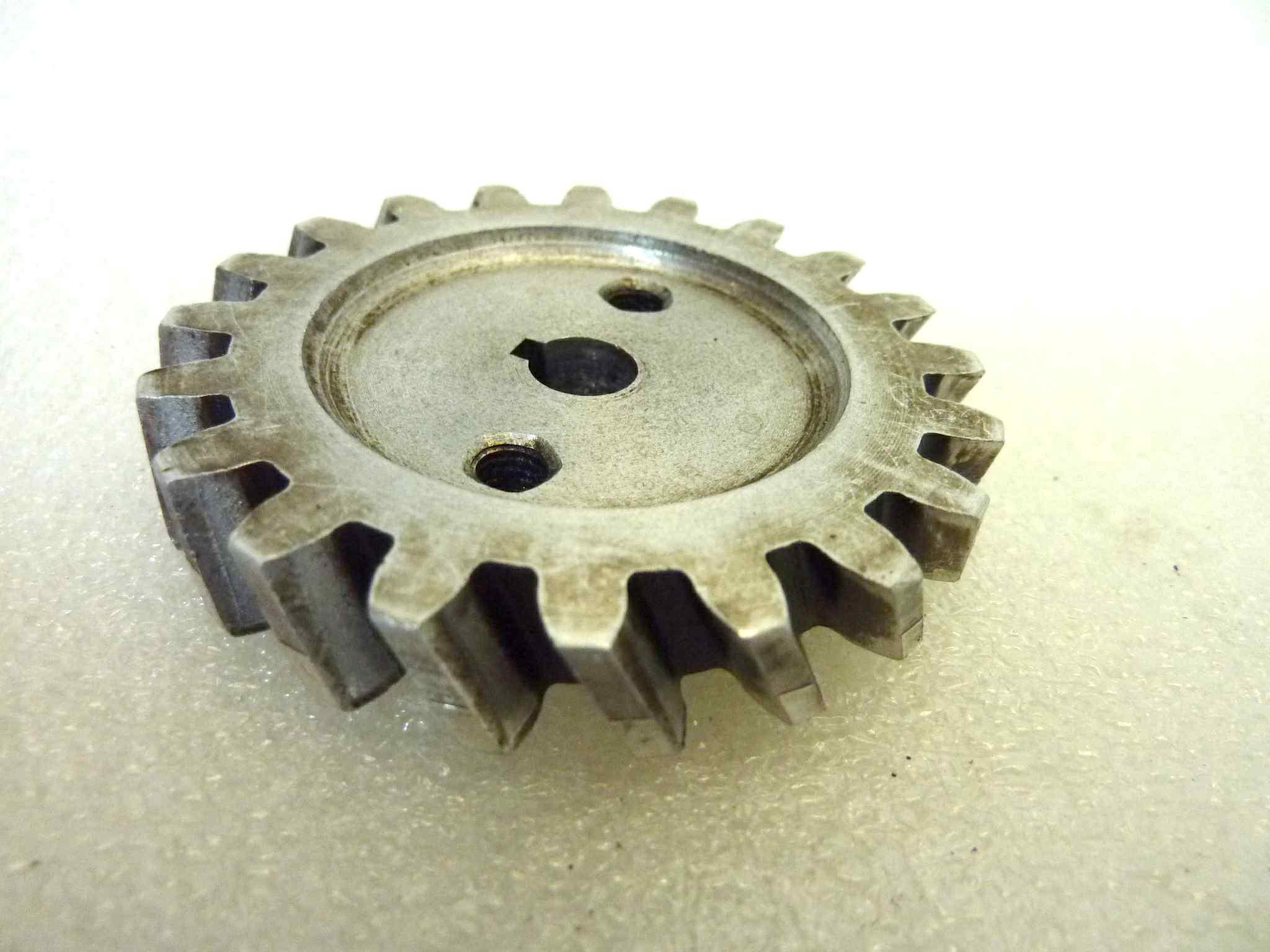 Ingranaggio pompa olio Guzzi Galletto 160 cod 38183 - immagine 5
