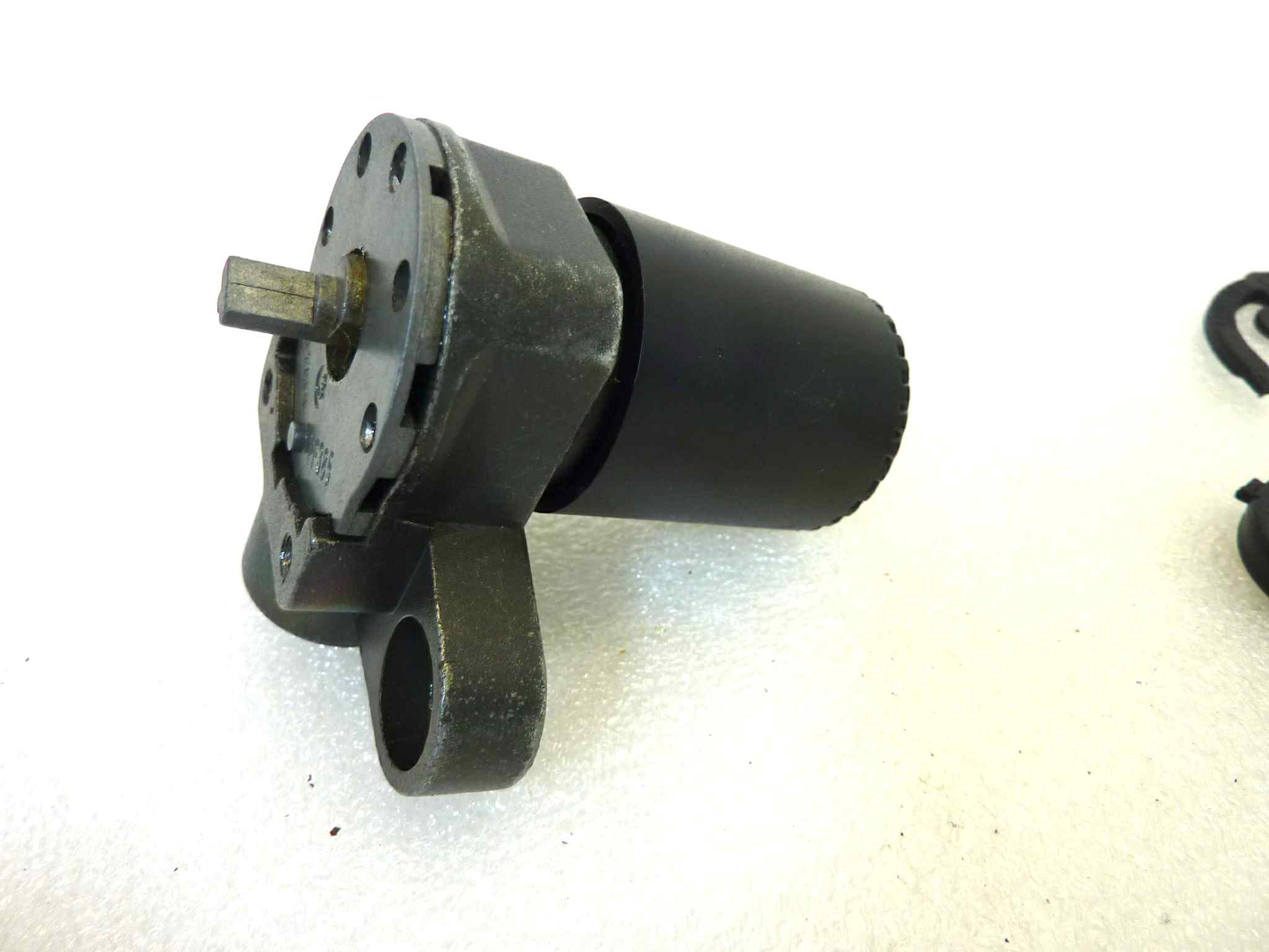 Blocchetto accensione Guzzi Breva 750 V7 Classic con 2 chiavi avviamento cod 32782510 Moto Guzzi V7 (Versioni I e II, Classic, Stone, Special, Racer, Café, Stornello)Moto Guzzi Breva 750Moto Guzzi Nevada 750 (Versioni Classic i.e. e Anniversario) 2003-2016 NUOVO fondo di magazzino, LEGGI DESCRIZIONE - immagine 6