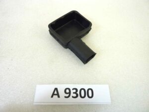Coperchio gomma cavo positivo batteria Fiat 500 Guzzi moto epoca dimensioni quadrato interno 50 x 38 mm NUOVO fondo di magazzino, LEGGI DESCRIZIONE