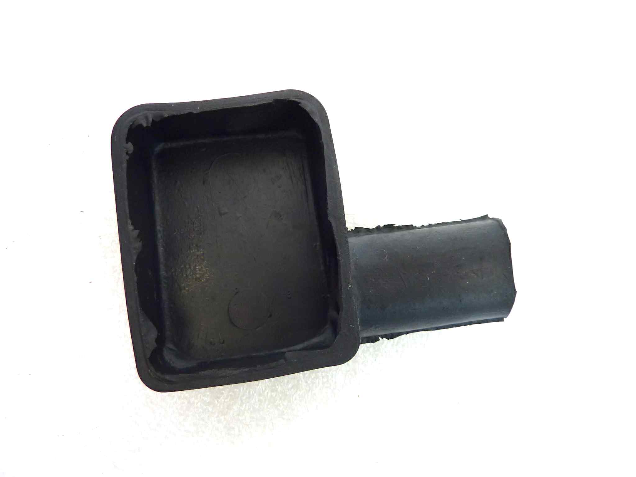 Coperchio gomma cavo positivo batteria Fiat 500 Guzzi moto epoca dimensioni quadrato interno 50 x 38 mm NUOVO fondo di magazzino, LEGGI DESCRIZIONE - immagine 3
