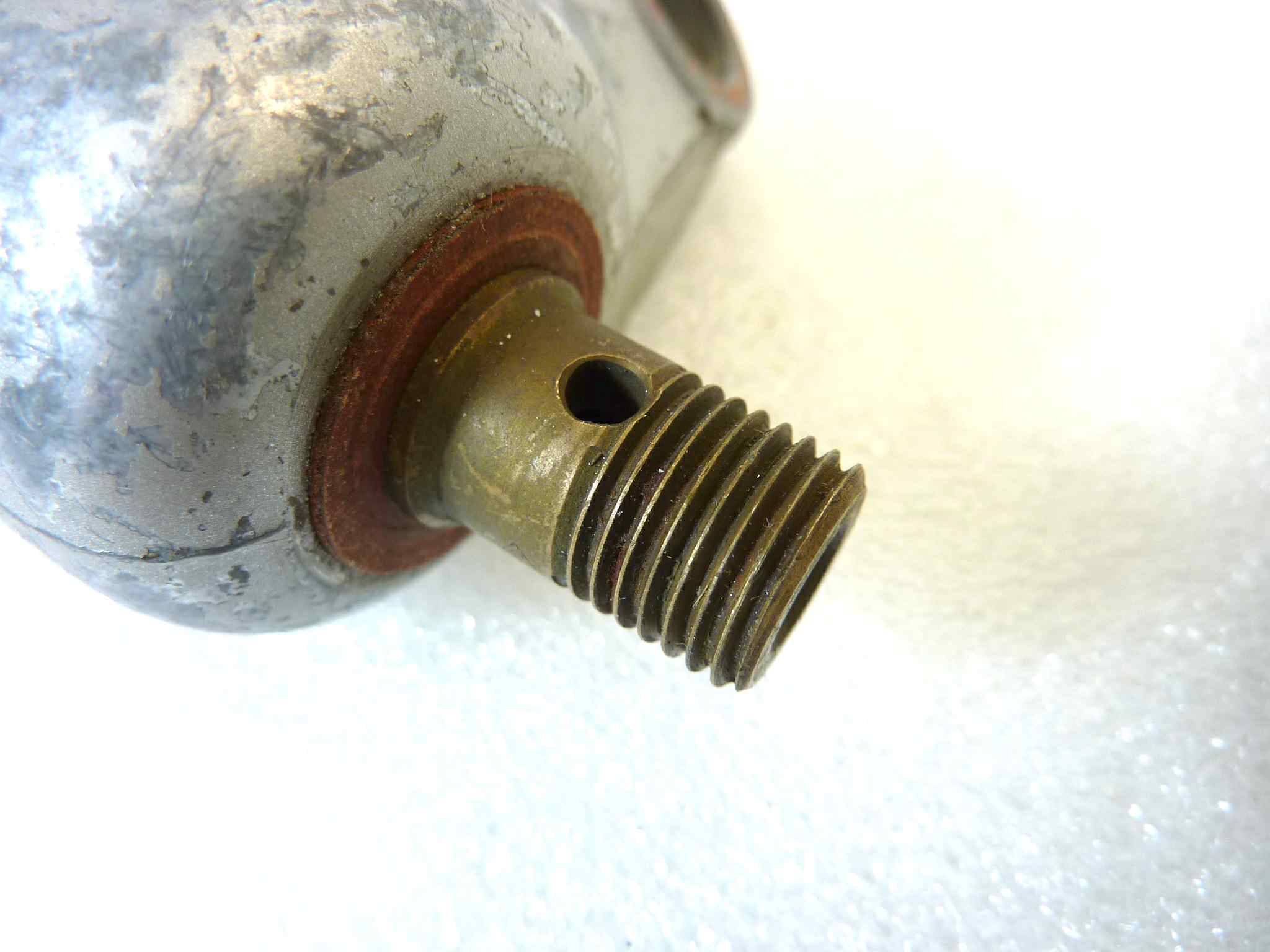 Vaschetta galleggiante laterale Dell'orto diam 38,2 mm - diam imbocco inferiore 12 mm - diam anello 15 mm con galleggiante g 7,5 - immagine 9