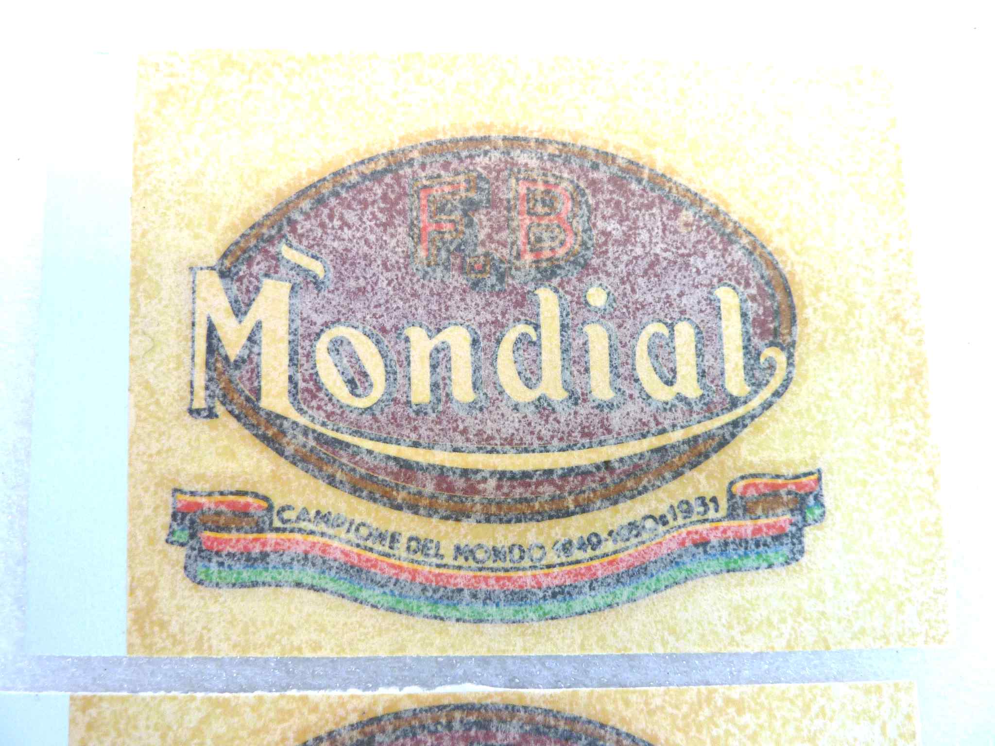 Coppia decalcomanie adesivi Mondial 125 160 200 campione del mondo 1949 - 50 - 51 rosso 68 X 90 MM originale no replica NUOVO fondo di magazzino, LEGGI DESCRIZIONE - immagine 3