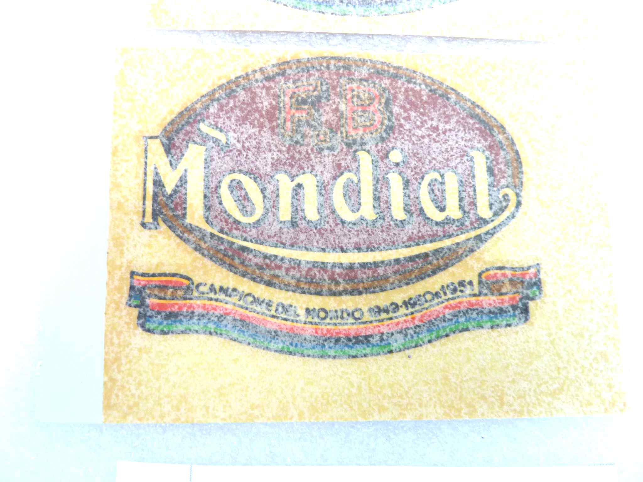 Coppia decalcomanie adesivi Mondial 125 160 200 campione del mondo 1949 - 50 - 51 rosso 68 X 90 MM originale no replica NUOVO fondo di magazzino, LEGGI DESCRIZIONE - immagine 4