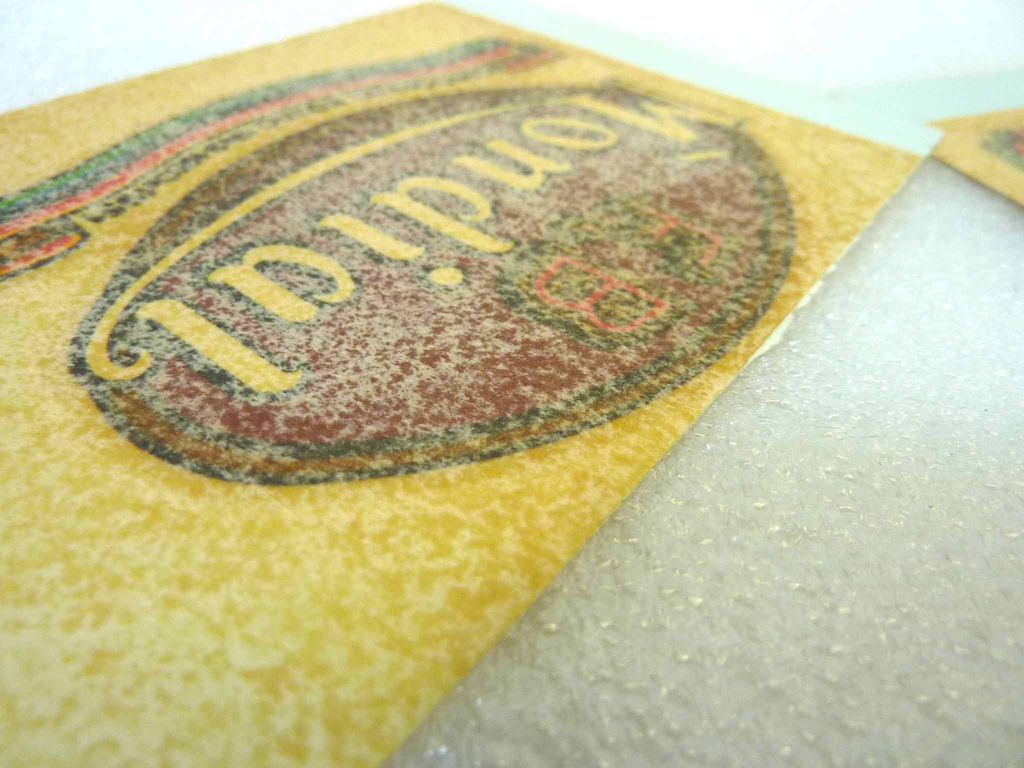 Coppia decalcomanie adesivi Mondial 125 160 200 campione del mondo 1949 - 50 - 51 rosso 68 X 90 MM originale no replica NUOVO fondo di magazzino, LEGGI DESCRIZIONE - immagine 7