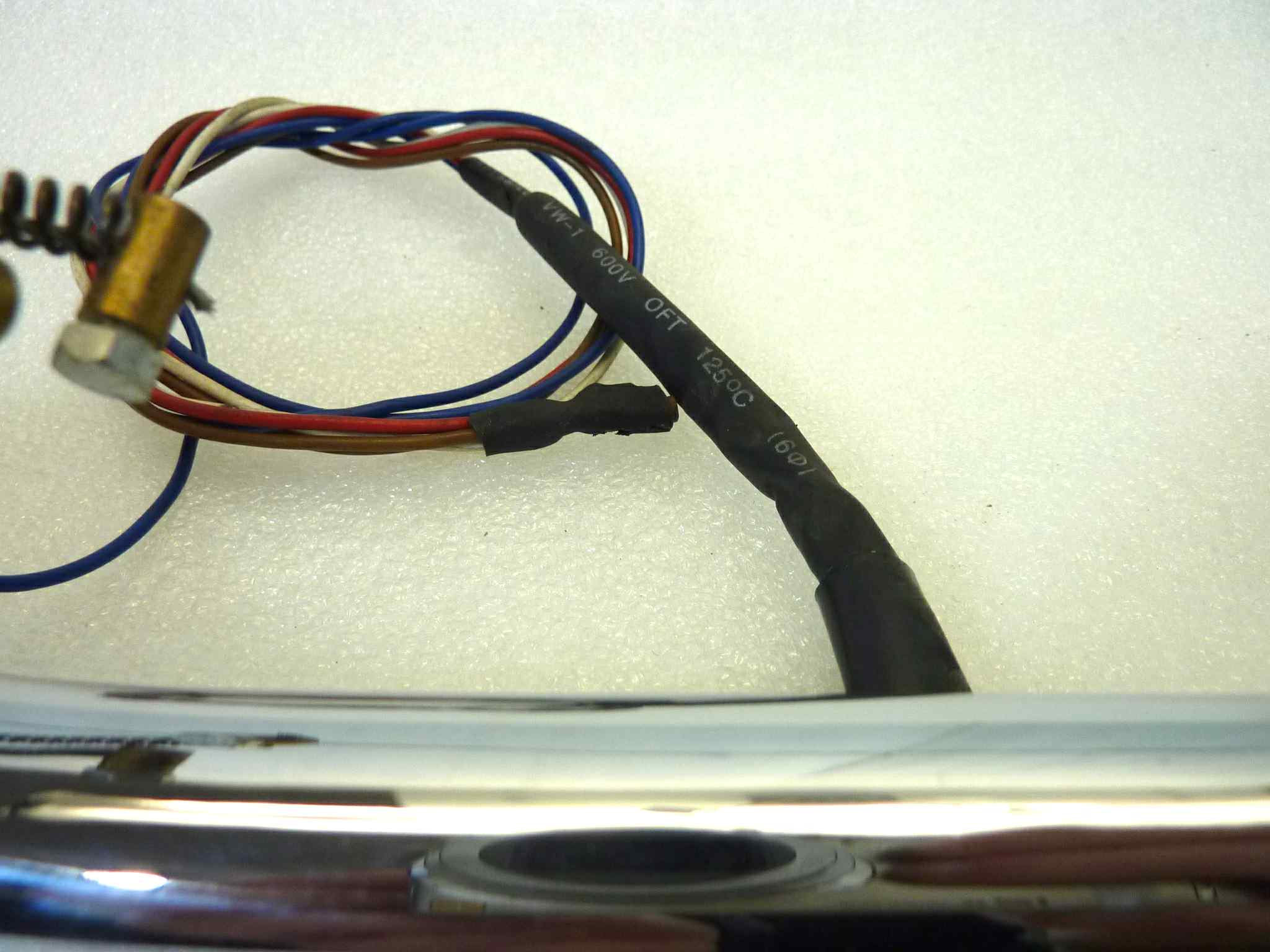 Manubrio moto epoca Zuccotti diametro 21,5 mm con clacson devio luci comando aria, anticipo, comando gas ruota in senso antiorario e manopola sinistra rota in senso opposto, peso 2,6 kg NUOVO fondo di magazzino, vedi foto, LEGGI DESCRIZIONE - immagine 7