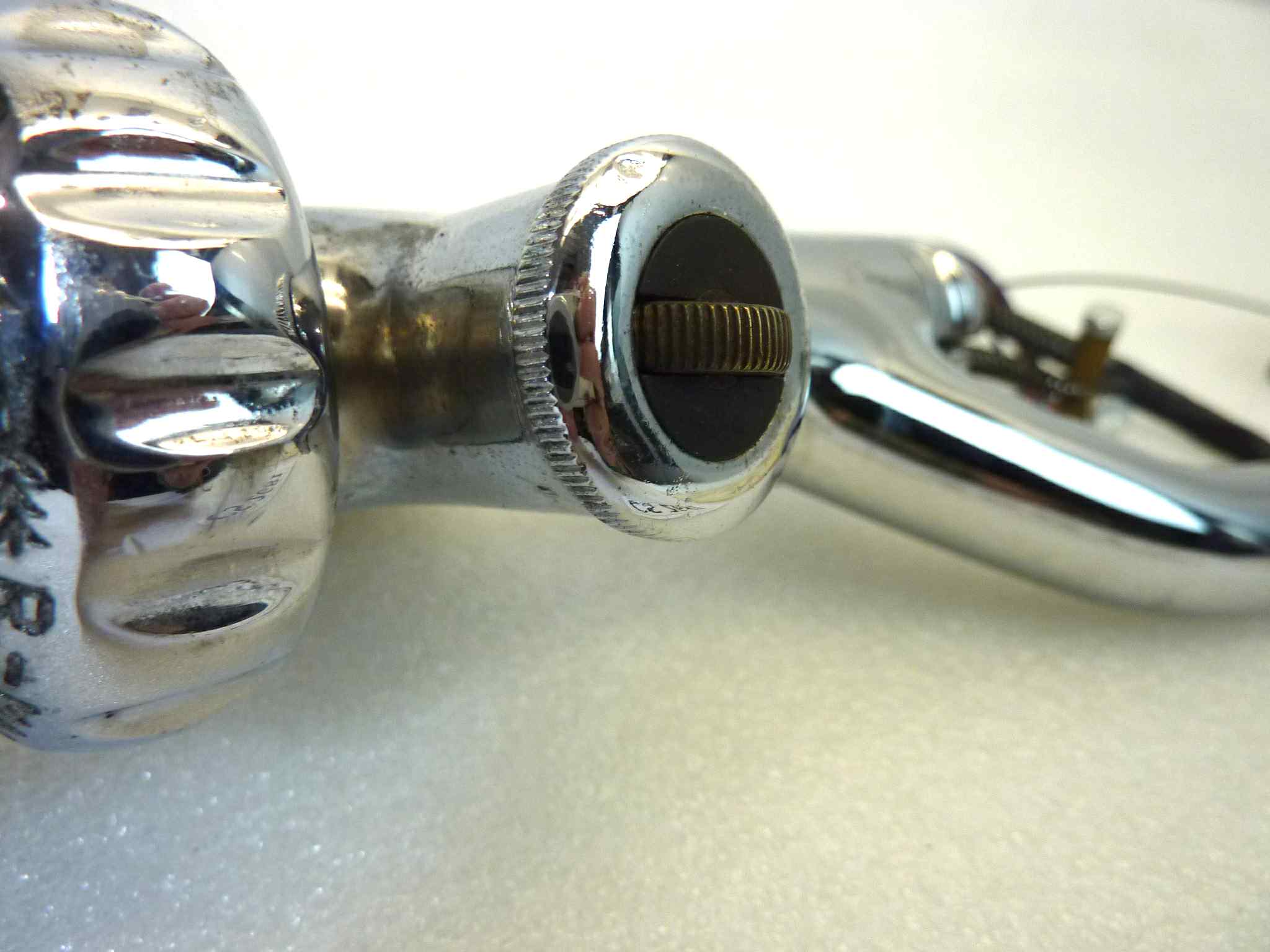 Manubrio moto epoca Zuccotti diametro 21,5 mm con clacson devio luci comando aria, anticipo, comando gas ruota in senso antiorario e manopola sinistra rota in senso opposto, peso 2,6 kg NUOVO fondo di magazzino, vedi foto, LEGGI DESCRIZIONE - immagine 9