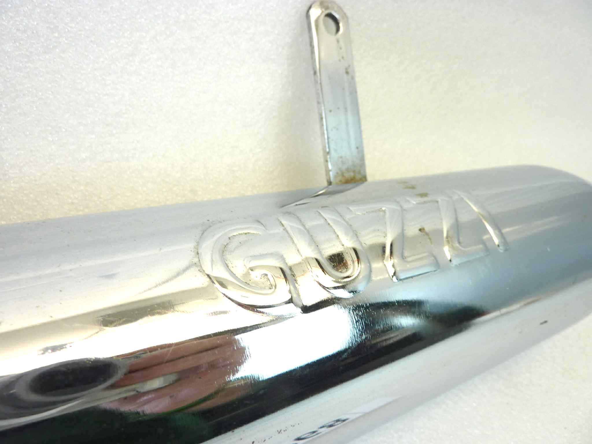 Marmitta Moto Guzzi destra silenziatore scarico terminale muffler diametro imbocco 40 mm - lunghezza tot 560 mm - distanza imbocco/staffa 185 mm - altezza staffa 75 mm NUOVO fondo di magazzino, vedi foto LEGGI DESCRIZIONE - immagine 3