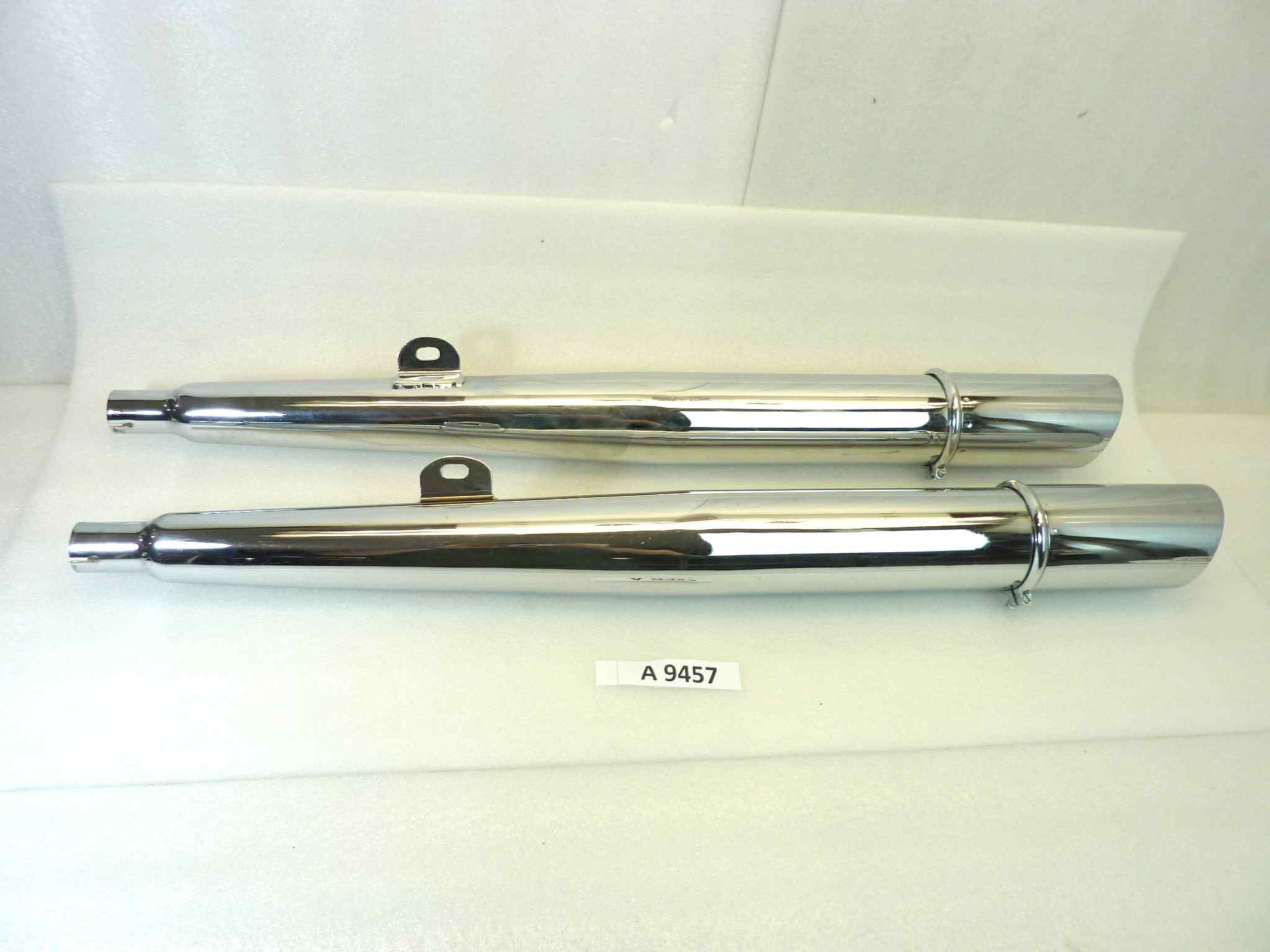 Coppia marmitta moto epoca Guzzi Benelli Morini Ducati Gilera silenziatore scarico terminale muffler lunghezza tot 850 mm - diametro imbocco 32 mm - distanza staffa/imbocco 250 mm