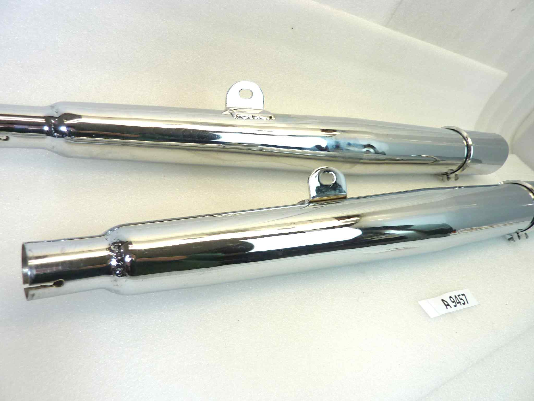 Coppia marmitta moto epoca Guzzi Benelli Morini Ducati Gilera silenziatore scarico terminale muffler lunghezza tot 850 mm - diametro imbocco 32 mm - distanza staffa/imbocco 250 mm - immagine 3