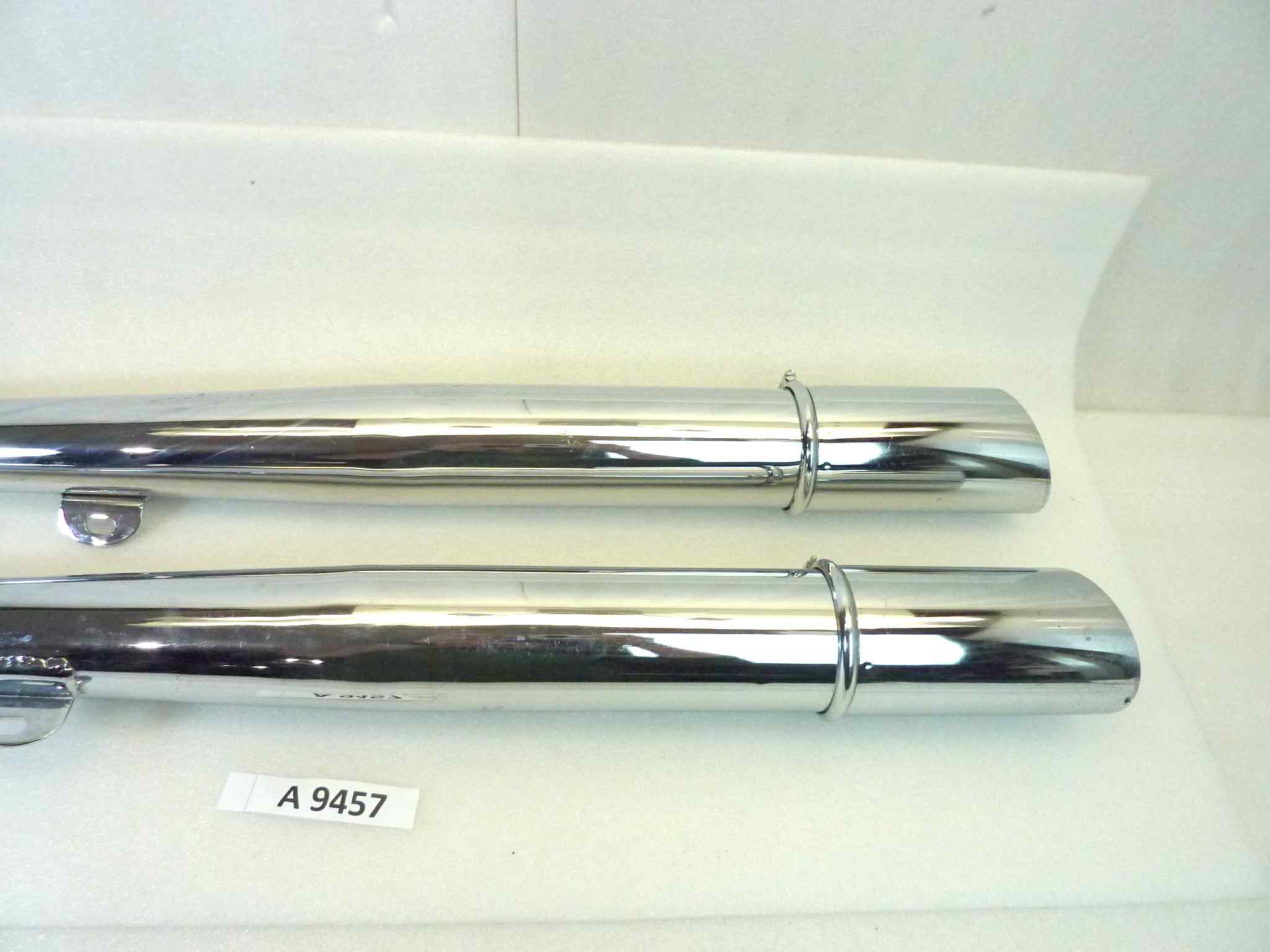 Coppia marmitta moto epoca Guzzi Benelli Morini Ducati Gilera silenziatore scarico terminale muffler lunghezza tot 850 mm - diametro imbocco 32 mm - distanza staffa/imbocco 250 mm - immagine 10