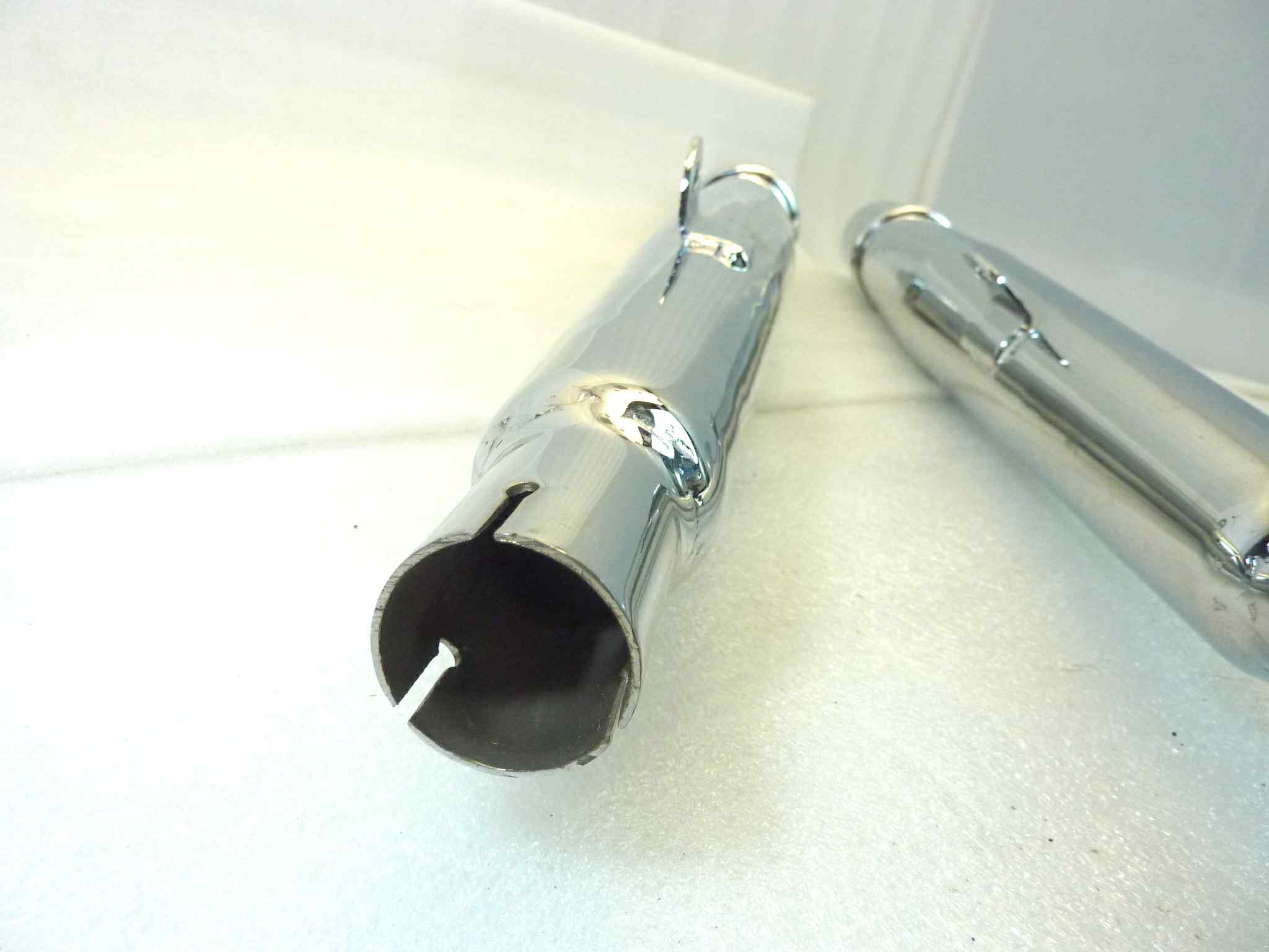 Coppia marmitta moto epoca Guzzi Benelli Morini Ducati Gilera silenziatore scarico terminale muffler lunghezza tot 850 mm - diametro imbocco 32 mm - distanza staffa/imbocco 250 mm - immagine 12