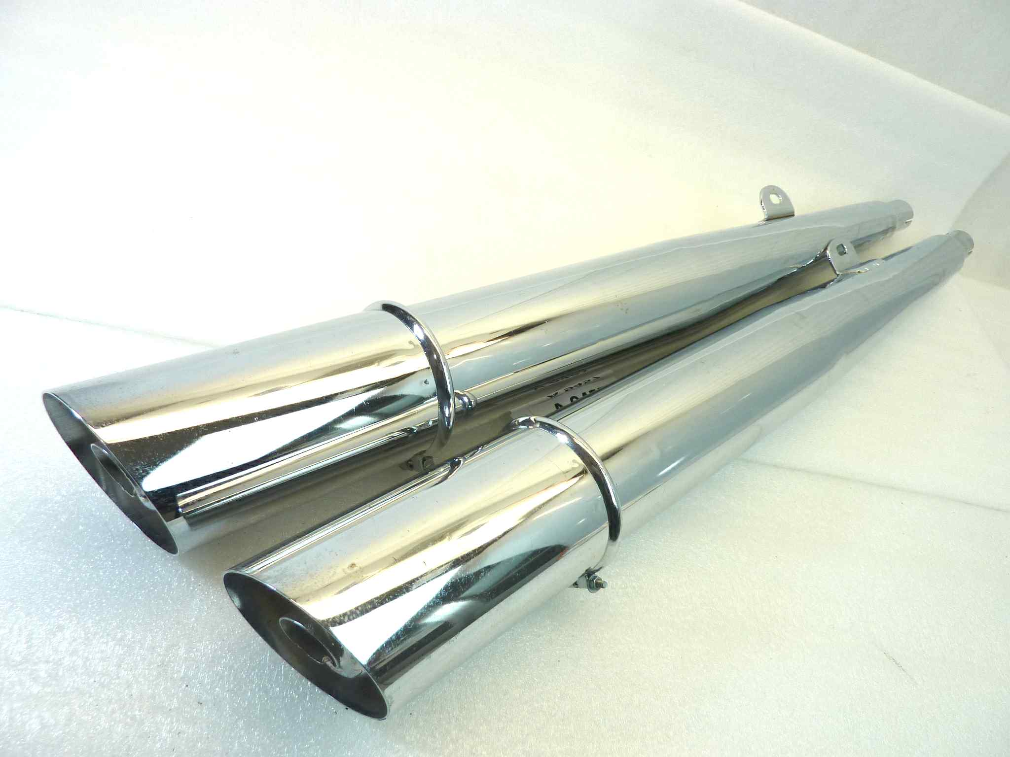 Coppia marmitta moto epoca Guzzi Benelli Morini Ducati Gilera silenziatore scarico terminale muffler lunghezza tot 850 mm - diametro imbocco 32 mm - distanza staffa/imbocco 250 mm - immagine 16