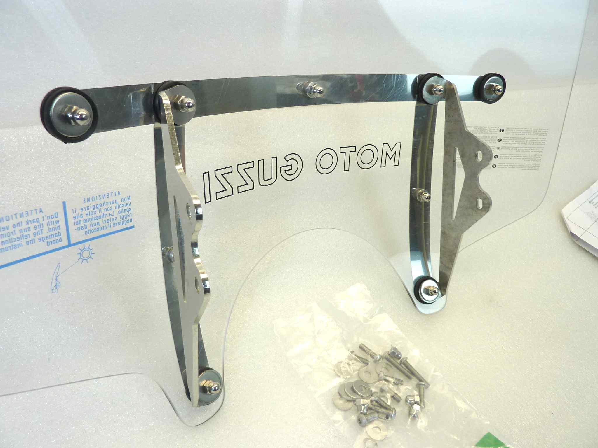 Plexiglass parabrezza Guzzi California Aquila Nera minuteria come da foto cupolino con difetti NUOVO fondo di magazzino, vedi foto, LEGGI DESCRIZIONE - immagine 6