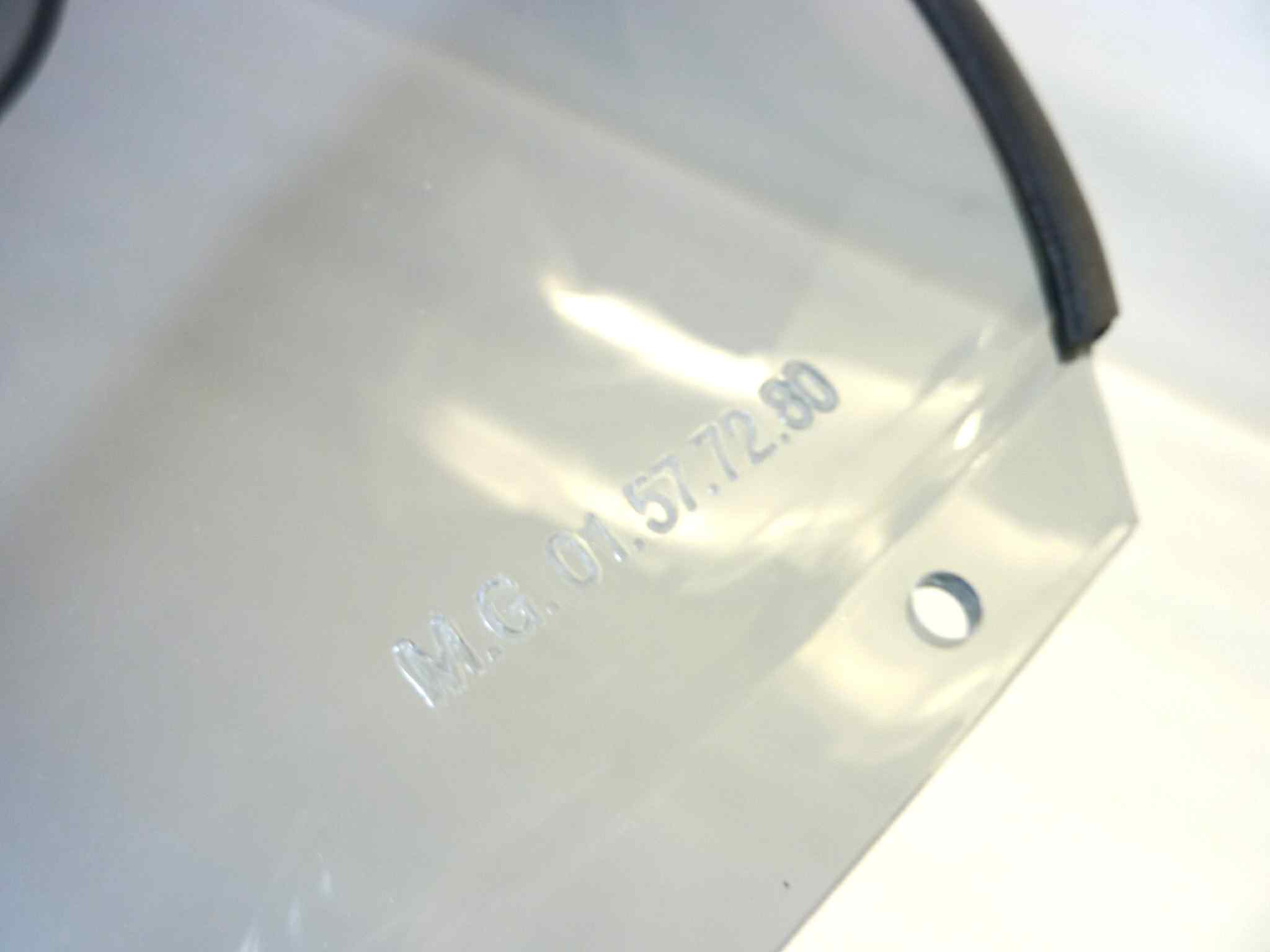 Plexiglass parabrezza Guzzi V11 Ballabio 2004 - 2006 V11 Cafè Sport 2004 cod GU01577280 cupolino NUOVO fondo di magazzino, vedi foto, LEGGI DESCRIZIONE - immagine 4