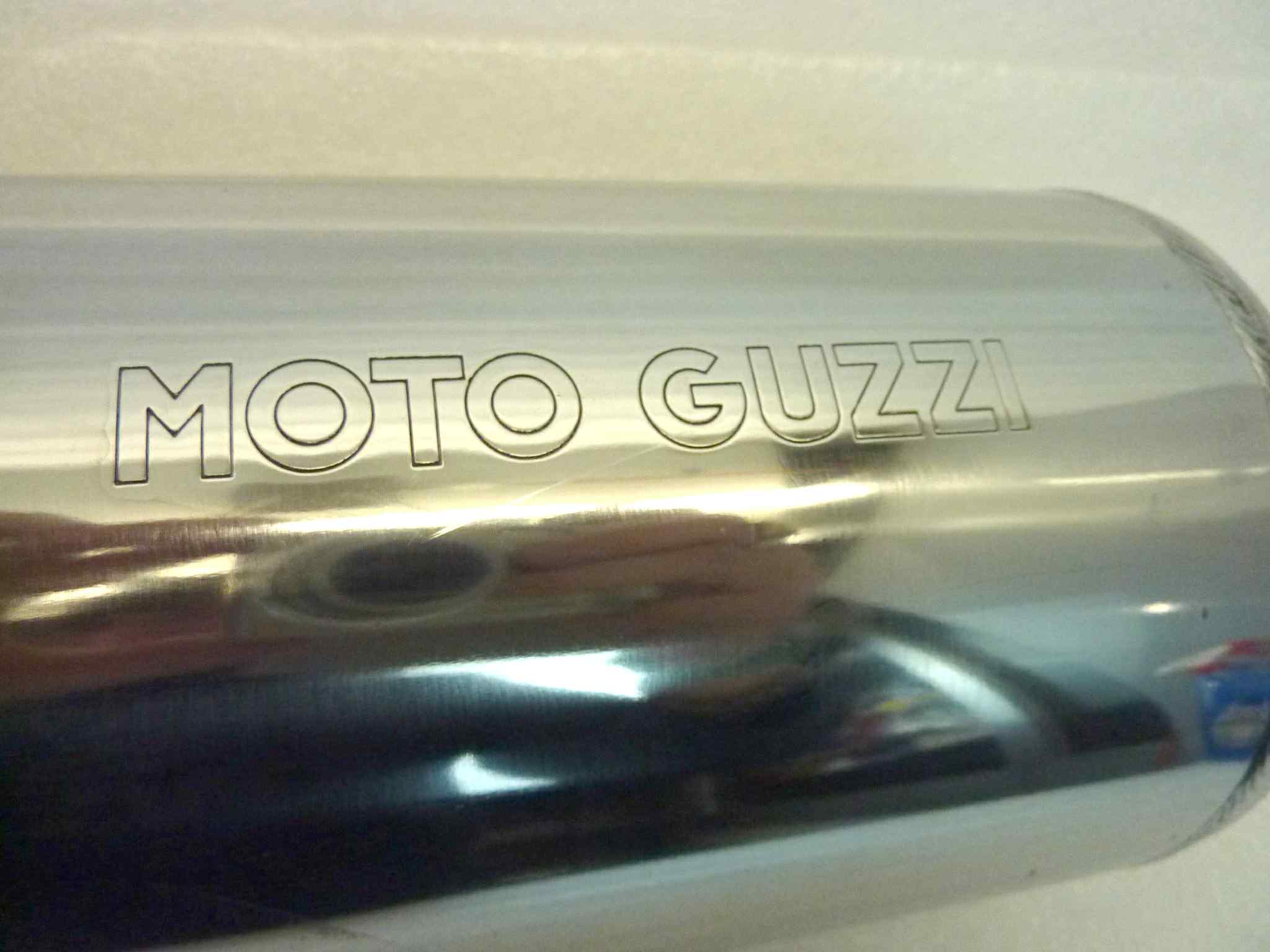 Marmitta terminale Guzzi Breva 1200 2007 Norge 1200 IE 2006 - 2009 cod GU31123060 ZGU1200 silenziatore nuovo con difetto NUOVO fondo di magazzino, vedi foto, LEGGI DESCRIZIONE - immagine 2
