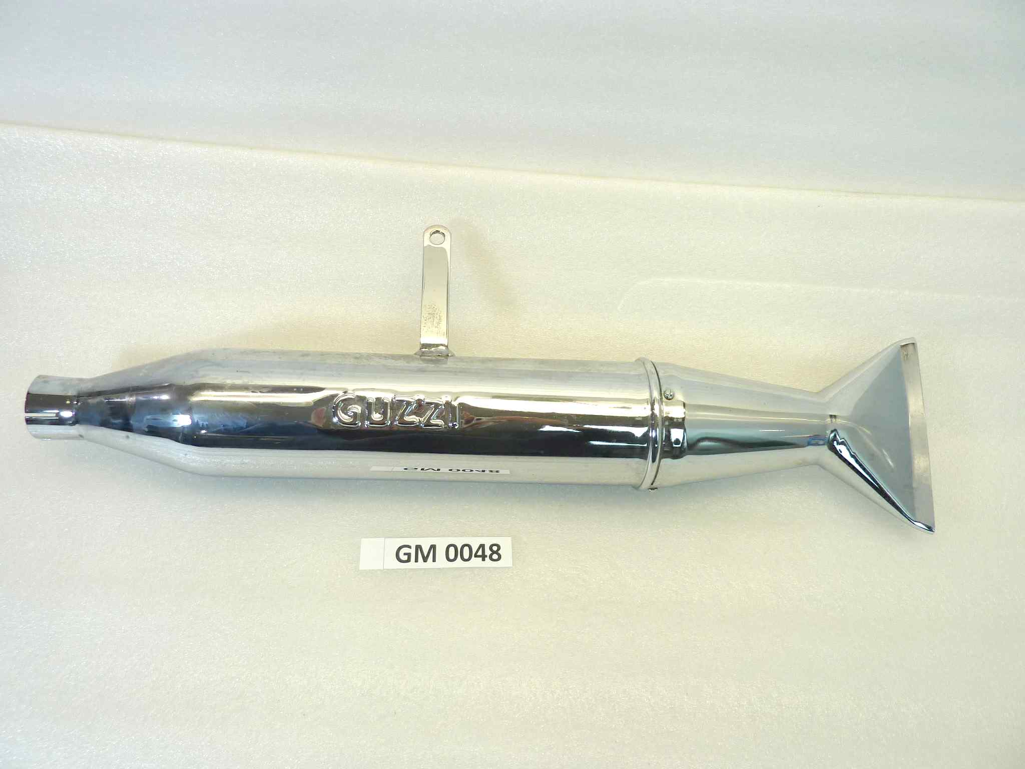 Marmitta terminale Guzzi Epoca silenziatore sinistra diam imbocco 40 mm - lunghezza tot 635 mm - distanza imbocco/staffa 270 mm - altezza staffa 100 mm NUOVO fondo di magazzino, vedi foto, LEGGI DESCRIZIONE