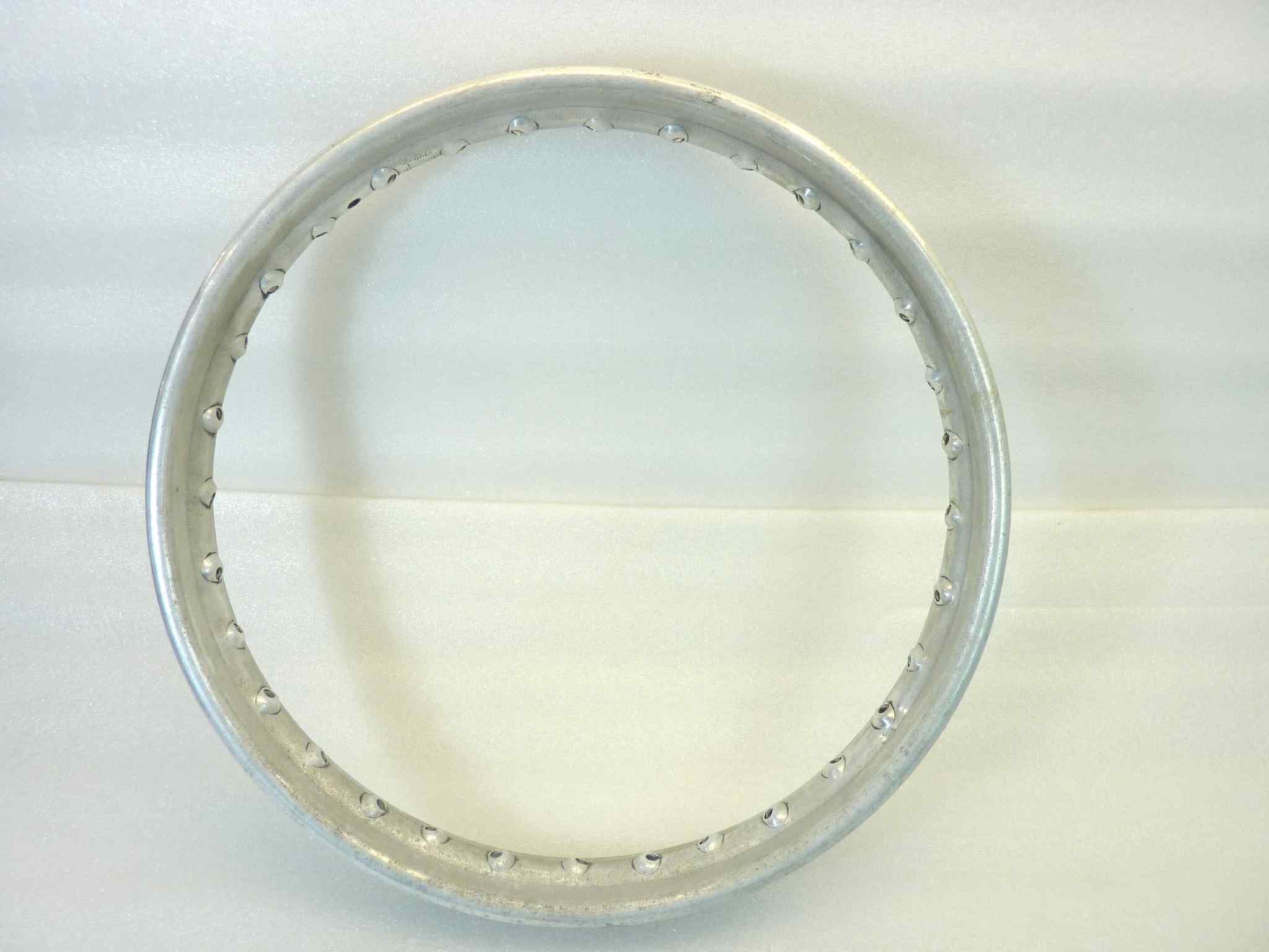 Cerchio ruota Guzzi Galletto alluminio Borrani 17 x 2 1/4 ottimo senza crepe - immagine 6
