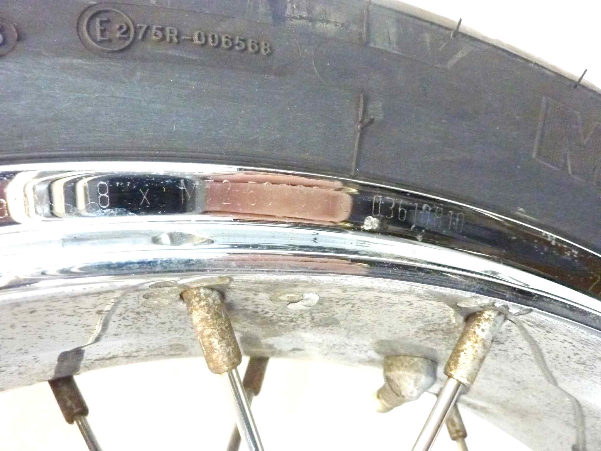Cerchio ruota anteriore Guzzi California 1100 EV 2002 18 x 2,50 lievi difetti di cromatura - immagine 10