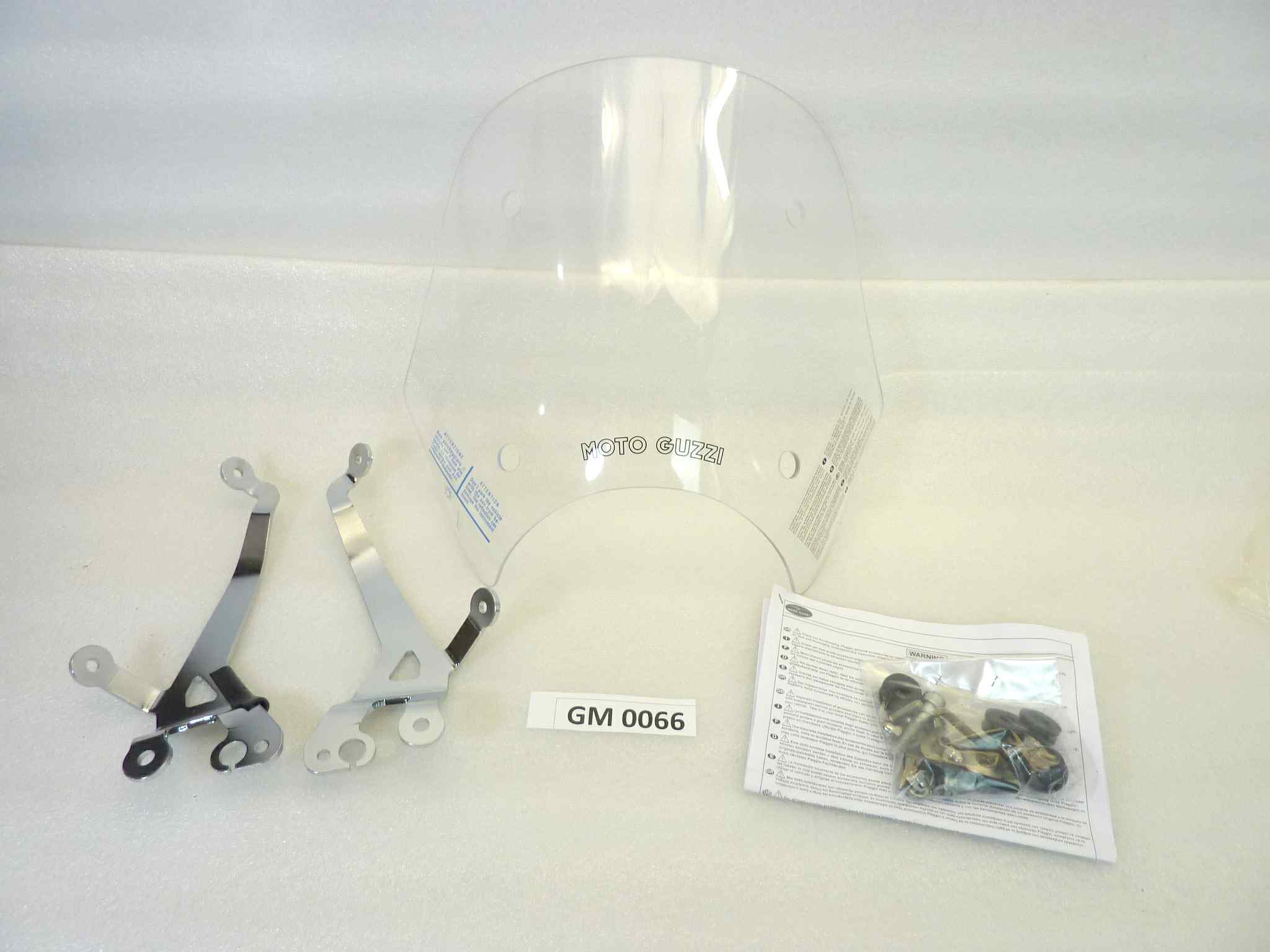 Plexiglass parabrezza Guzzi V7 750 III 3 Touring cod 2S000909 completo di staffe NUOVO fondo di magazzino, vedi foto, LEGGI DESCRIZIONE