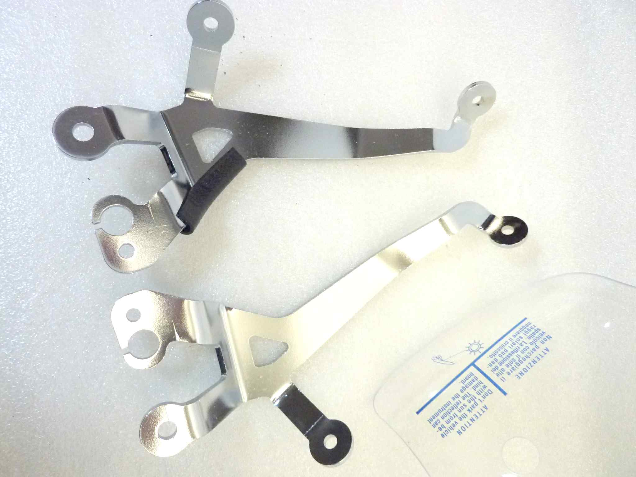 Plexiglass parabrezza Guzzi V7 750 III 3 Touring cod 2S000909 completo di staffe NUOVO fondo di magazzino, vedi foto, LEGGI DESCRIZIONE - immagine 3