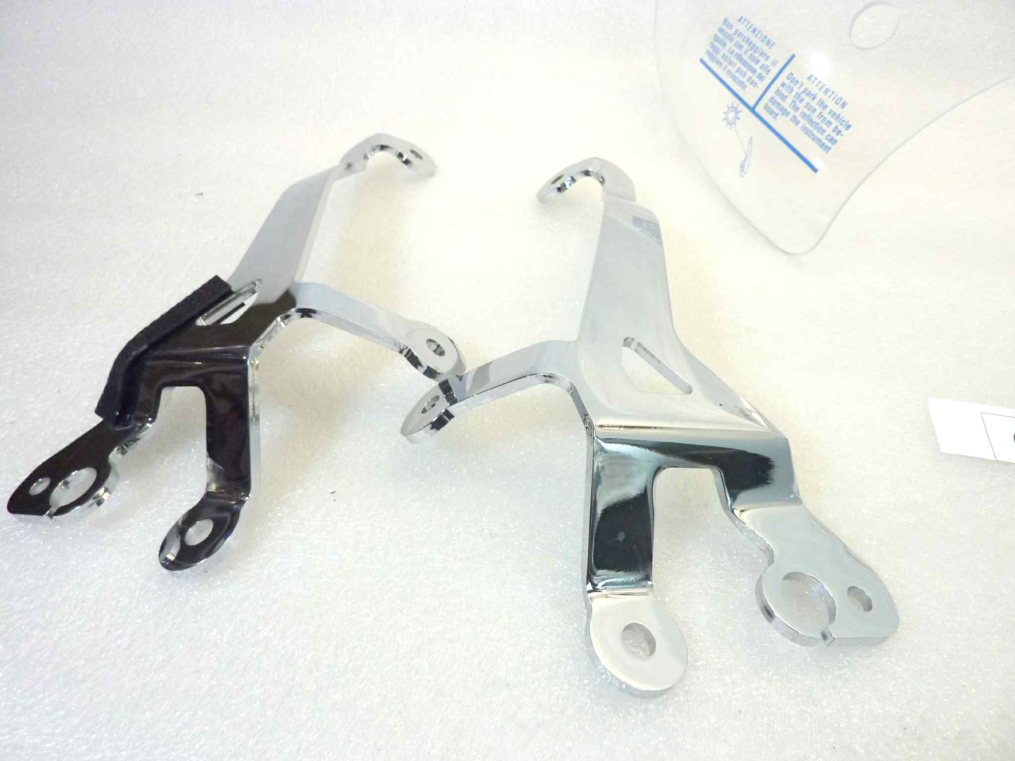 Plexiglass parabrezza Guzzi V7 750 III 3 Touring cod 2S000909 completo di staffe NUOVO fondo di magazzino, vedi foto, LEGGI DESCRIZIONE - immagine 5