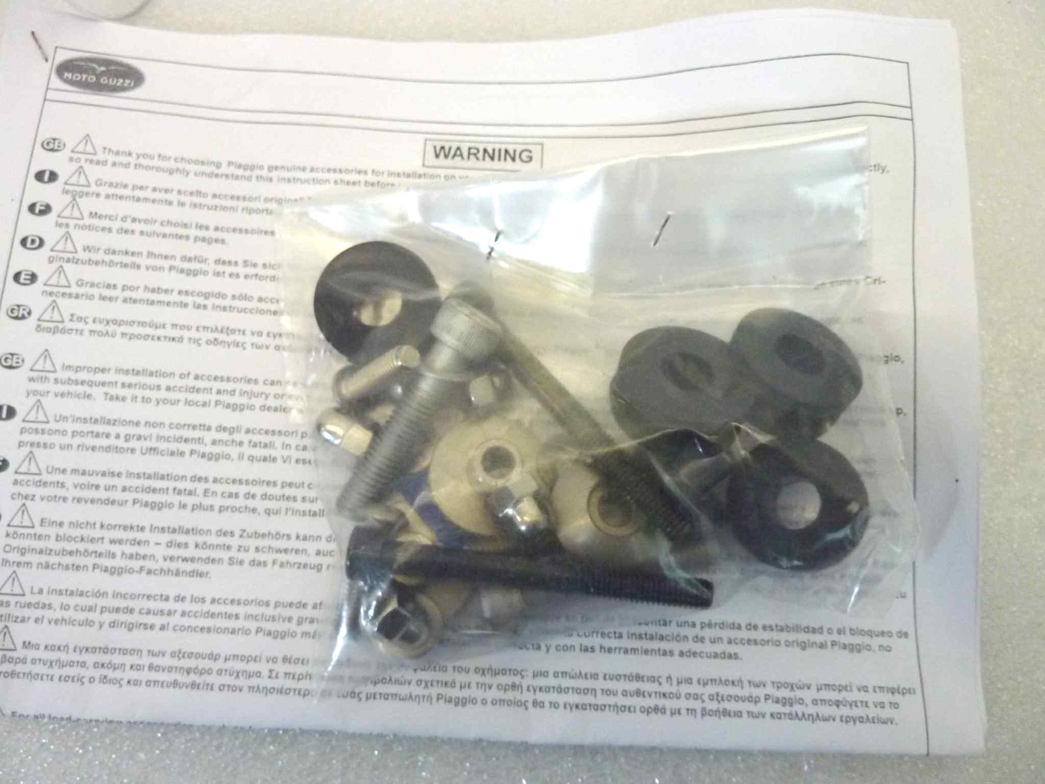 Plexiglass parabrezza Guzzi V7 750 III 3 Touring cod 2S000909 completo di staffe NUOVO fondo di magazzino, vedi foto, LEGGI DESCRIZIONE - immagine 6