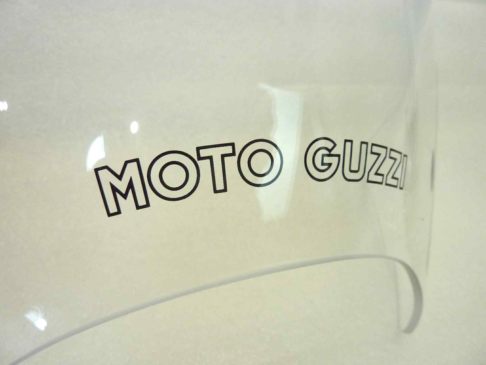Plexiglass parabrezza Guzzi V7 750 III 3 Touring cod 2S000909 completo di staffe NUOVO fondo di magazzino, vedi foto, LEGGI DESCRIZIONE - immagine 8