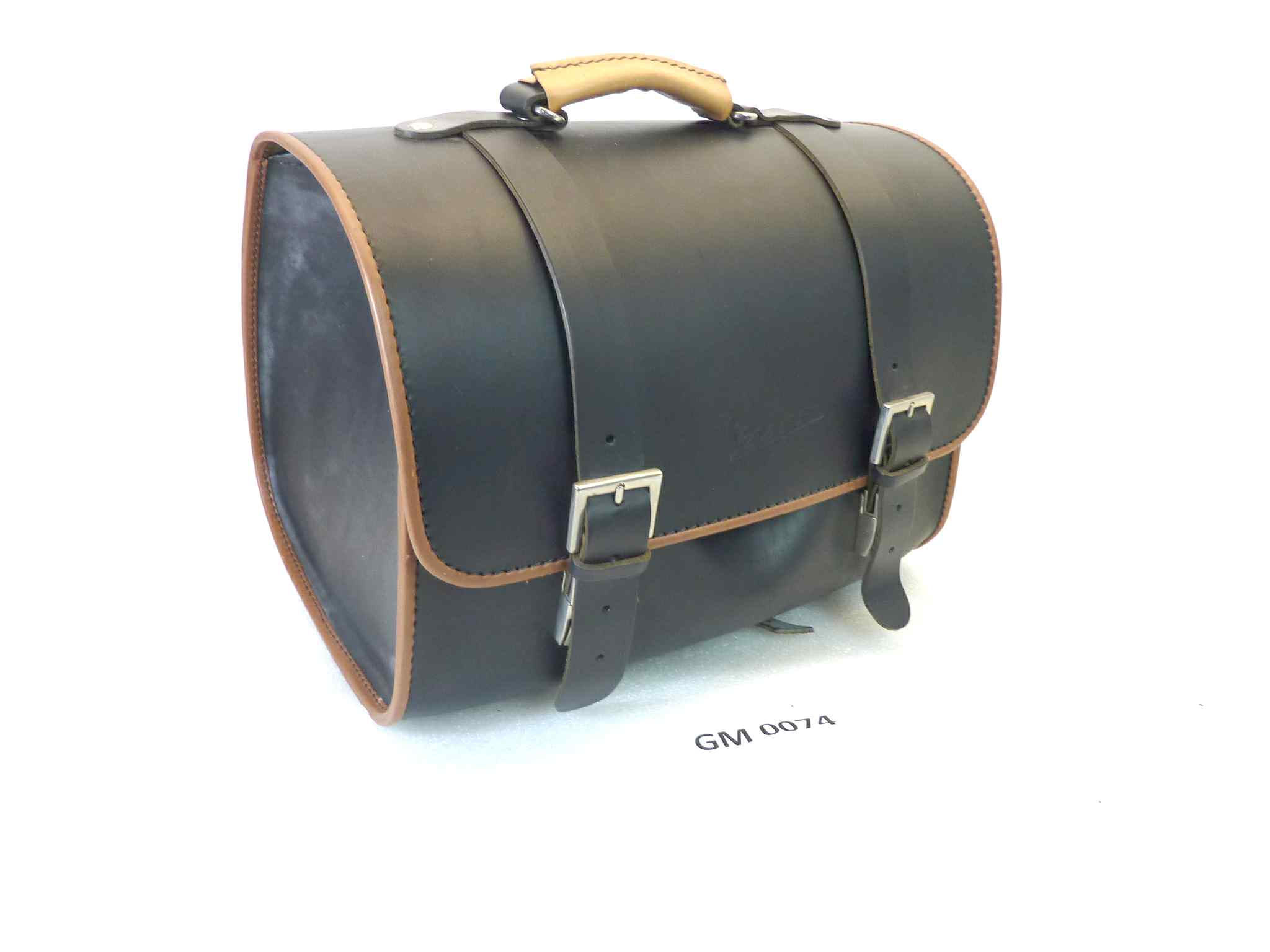 Borsa bauletto posteriore Cuoio 30 L Piaggio VESPA GTS GT GTV GRANTURISMO 125 - 200 - 250 - 300
VESPA 50 SPECIAL L R N - ET3 PRIMAVERA 125 - PK 50 S XL HP RUSH
VESPA PX / ARCOBALENO / MILLENIUM 125 - 150 - 200 / P125X P150X P200E
VESPA PRIMAVERA / SPRINT 50 - 125 - 150 - ELETTRICA - Dimensioni circa 370x260x320 mm
Capacità: circa 30 litri cod 605887M00N NUOVO fondo di magazzino, vedi foto, LEGGI DESCRIZIONE