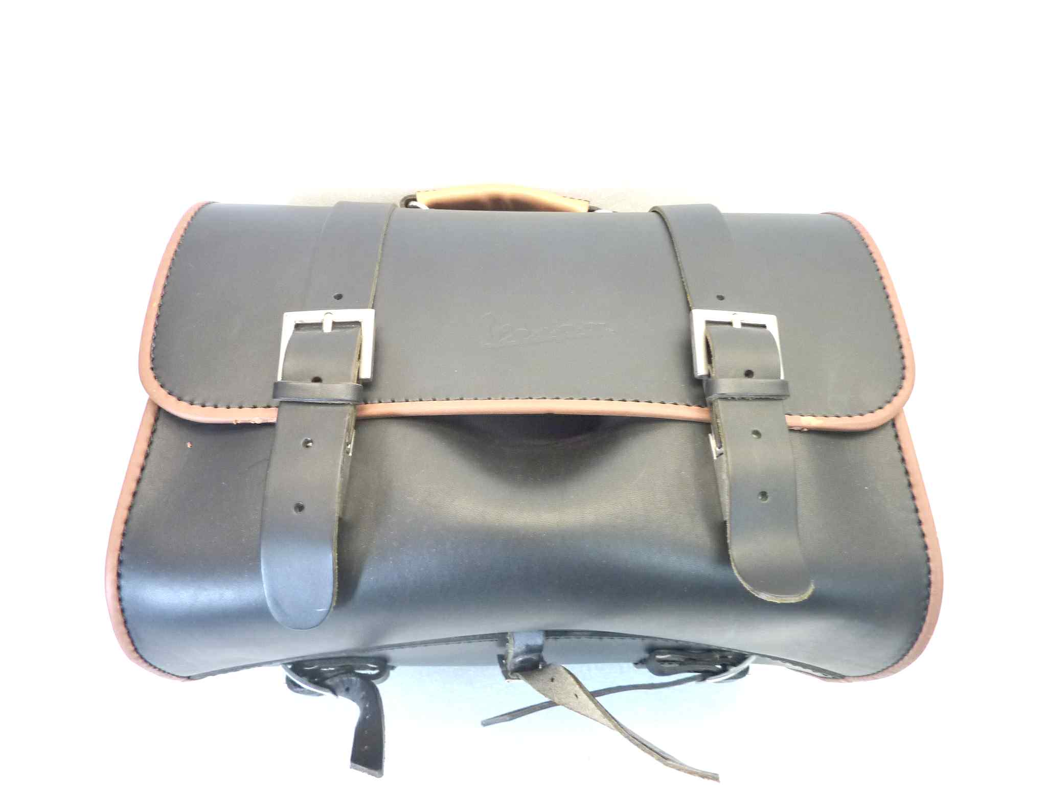 Borsa bauletto posteriore Cuoio 30 L Piaggio VESPA GTS GT GTV GRANTURISMO 125 - 200 - 250 - 300
VESPA 50 SPECIAL L R N - ET3 PRIMAVERA 125 - PK 50 S XL HP RUSH
VESPA PX / ARCOBALENO / MILLENIUM 125 - 150 - 200 / P125X P150X P200E
VESPA PRIMAVERA / SPRINT 50 - 125 - 150 - ELETTRICA - Dimensioni circa 370x260x320 mm
Capacità: circa 30 litri cod 605887M00N NUOVO fondo di magazzino, vedi foto, LEGGI DESCRIZIONE - immagine 4