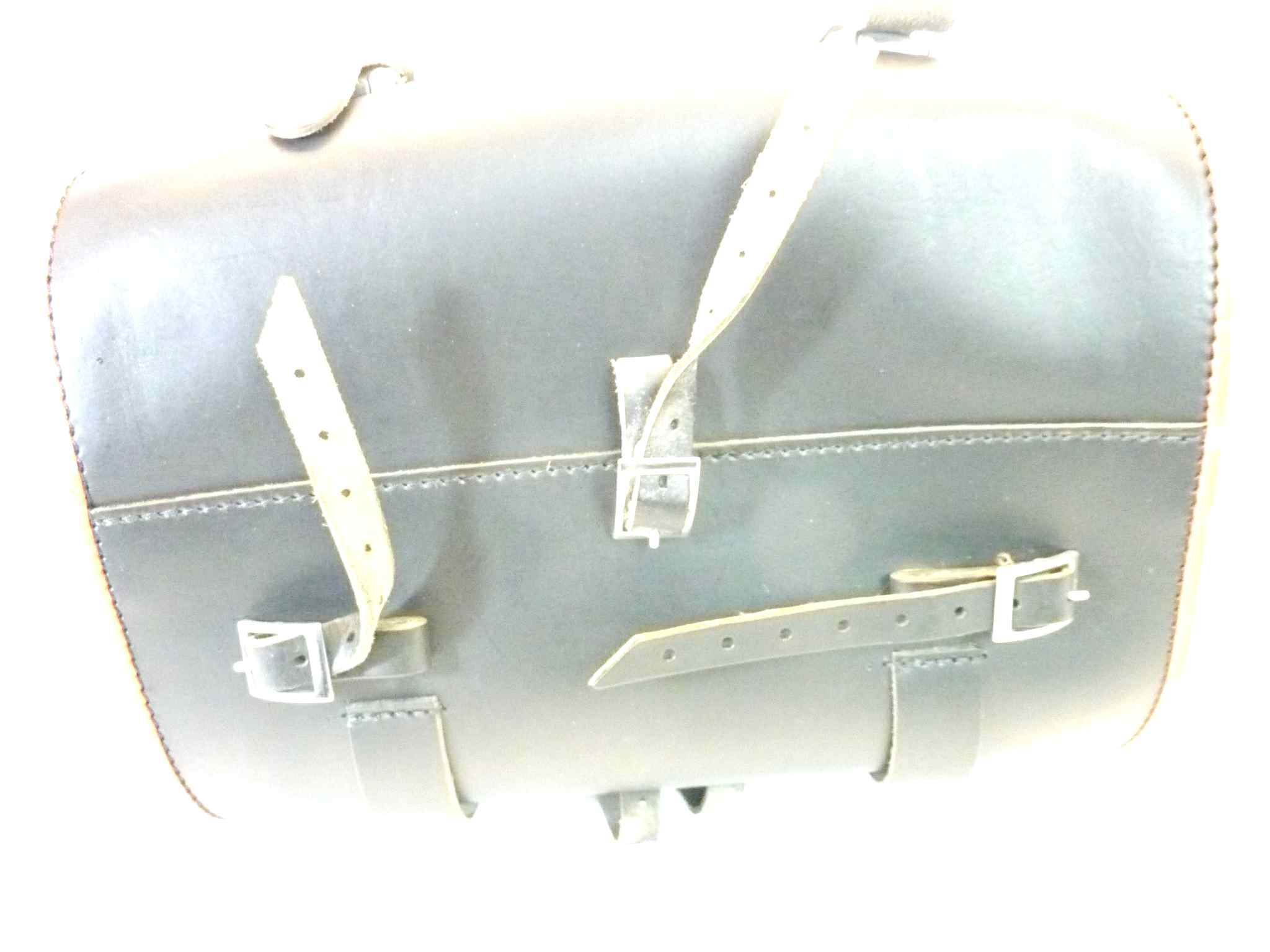 Borsa bauletto posteriore Cuoio 30 L Piaggio VESPA GTS GT GTV GRANTURISMO 125 - 200 - 250 - 300
VESPA 50 SPECIAL L R N - ET3 PRIMAVERA 125 - PK 50 S XL HP RUSH
VESPA PX / ARCOBALENO / MILLENIUM 125 - 150 - 200 / P125X P150X P200E
VESPA PRIMAVERA / SPRINT 50 - 125 - 150 - ELETTRICA - Dimensioni circa 370x260x320 mm
Capacità: circa 30 litri cod 605887M00N NUOVO fondo di magazzino, vedi foto, LEGGI DESCRIZIONE - immagine 10
