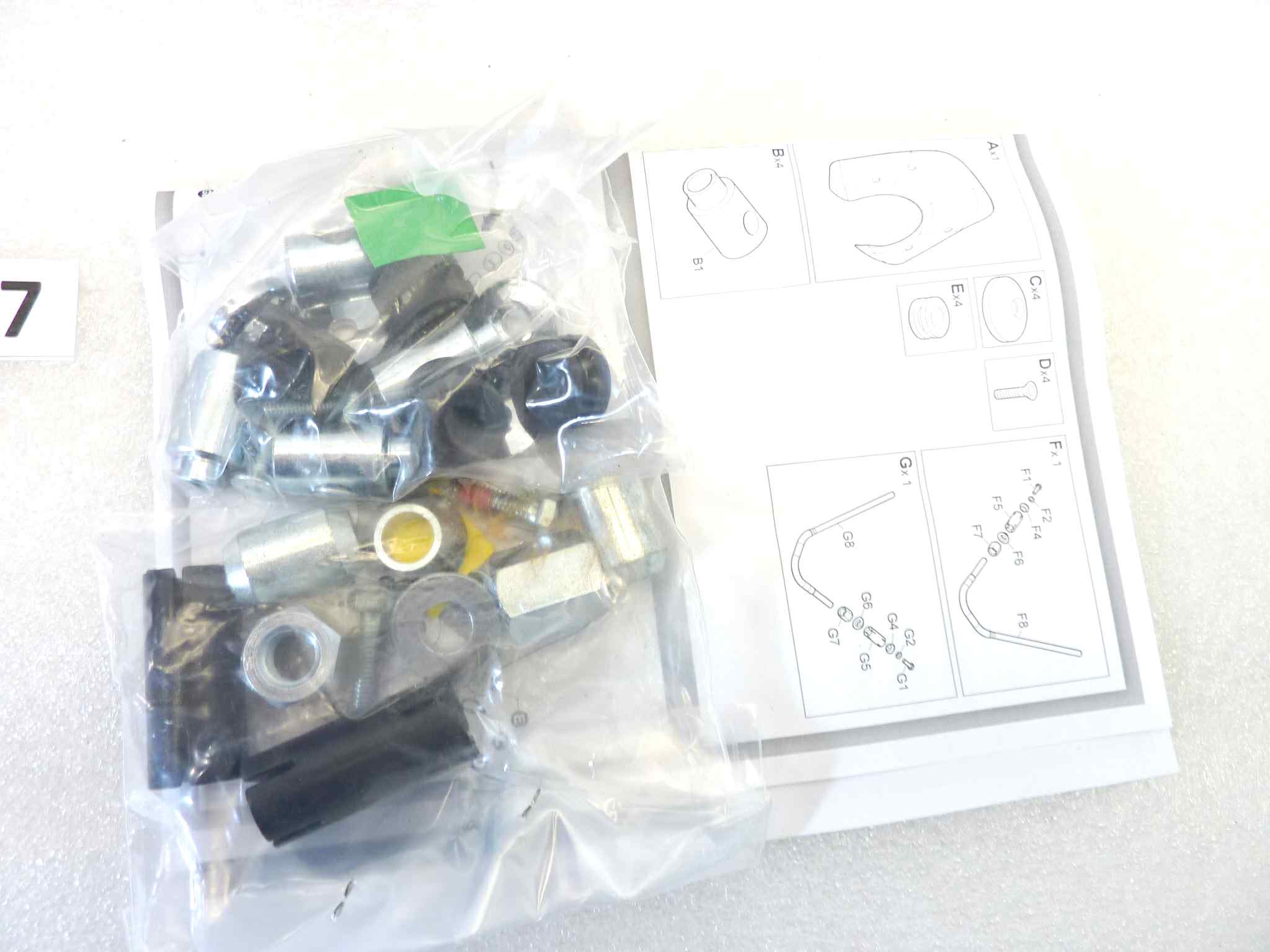 Plexiglass parabrezza Piaggio Vespa Primavera 50 125 150 kit originale cod 1B000909 completo di staffe NUOVO fondo di magazzino, vedi foto, LEGGI DESCRIZIONE - immagine 2