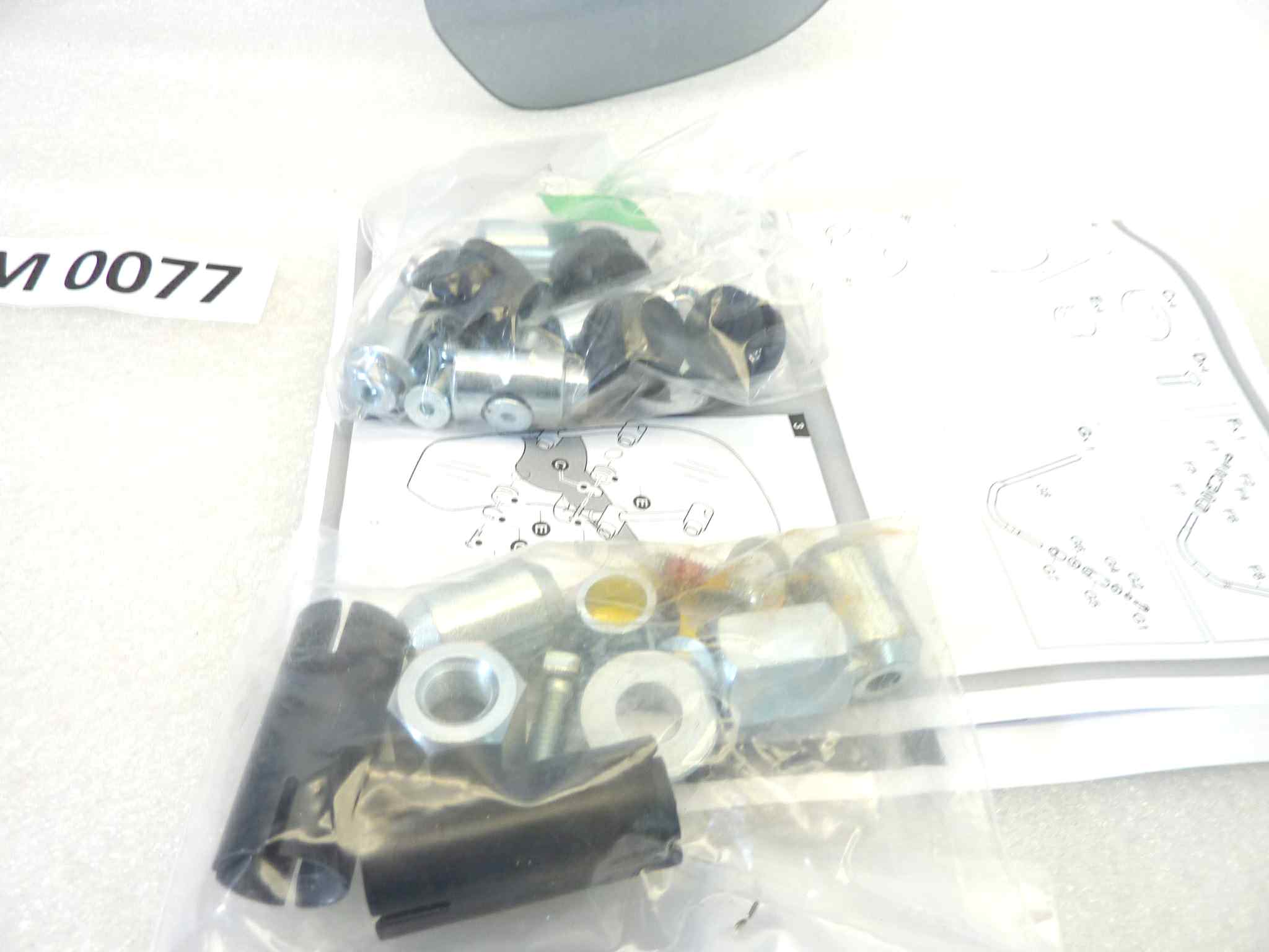 Plexiglass parabrezza Piaggio Vespa Primavera 50 125 150 kit originale cod 1B000909 completo di staffe NUOVO fondo di magazzino, vedi foto, LEGGI DESCRIZIONE - immagine 3